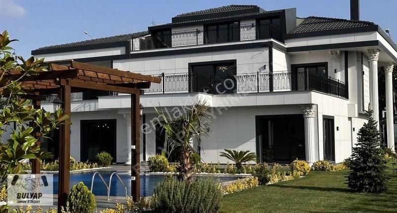 Büyükçekmece Türkoba Satılık Villa TEPEKENTE LÜKS MODERN SATILIK VİLLA