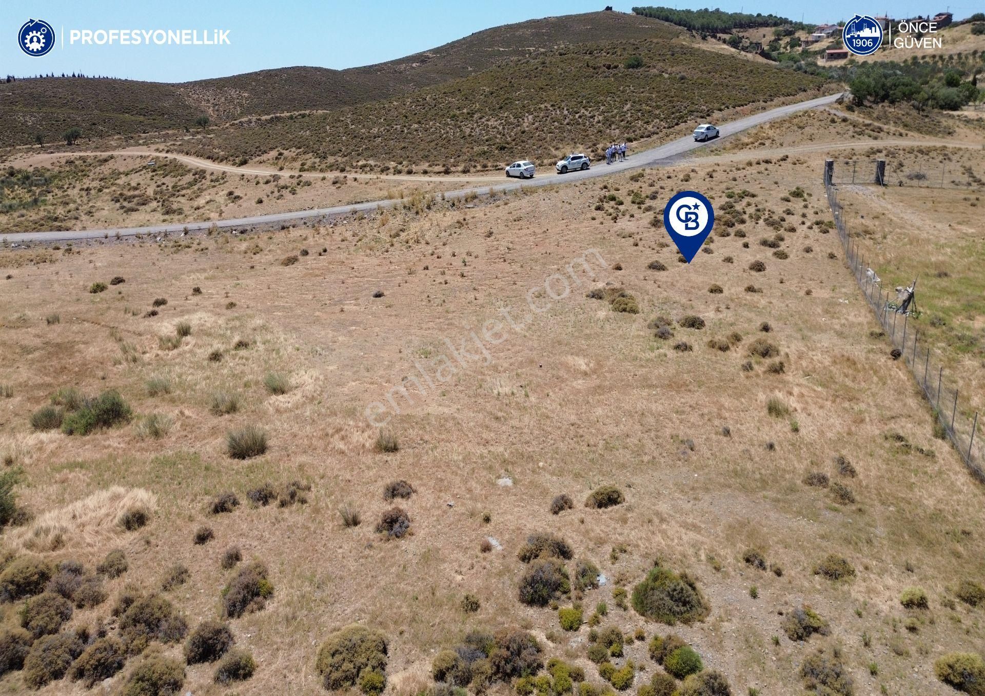 Karaburun Parlak Köyü'nde Gölet Yakınında Tarla - Görsel 8