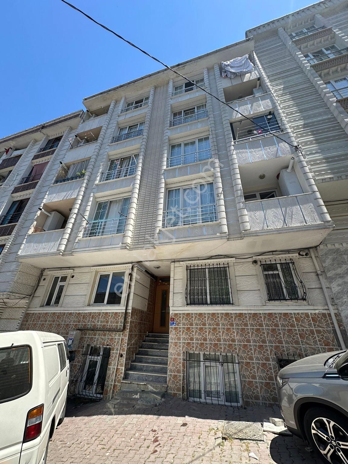 Esenyurt Sultaniye Satılık Daire Esenyurt Meydana Yürüyerek 5 Dk 2+1 80 m*2 Sahibinden Daire