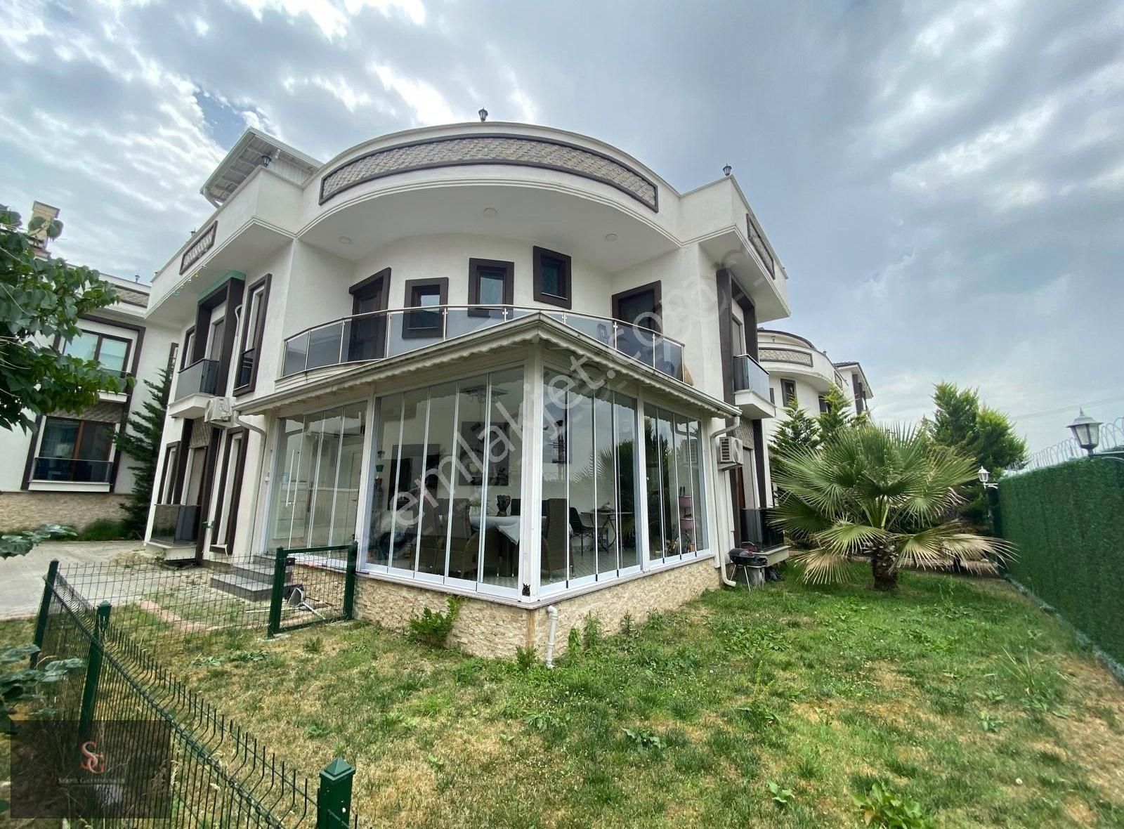 Serdivan İstiklal Satılık Villa ADATIP MEVKİİ, BAĞIMSIZ, ULTRA LÜKS, BAHÇELİ TRİPLEKS VİLLA !!