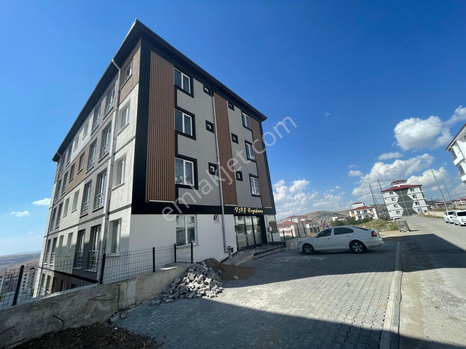 Yozgat Merkez Çapanoğlu Kiralık Daire  ÜNİVERSİTE YOLUNDA 1+1 EŞYALI HER ŞEY DAHİL SIFIR DAİRELER YOZGAT ---SM GAYRİMENKUL'DEN---