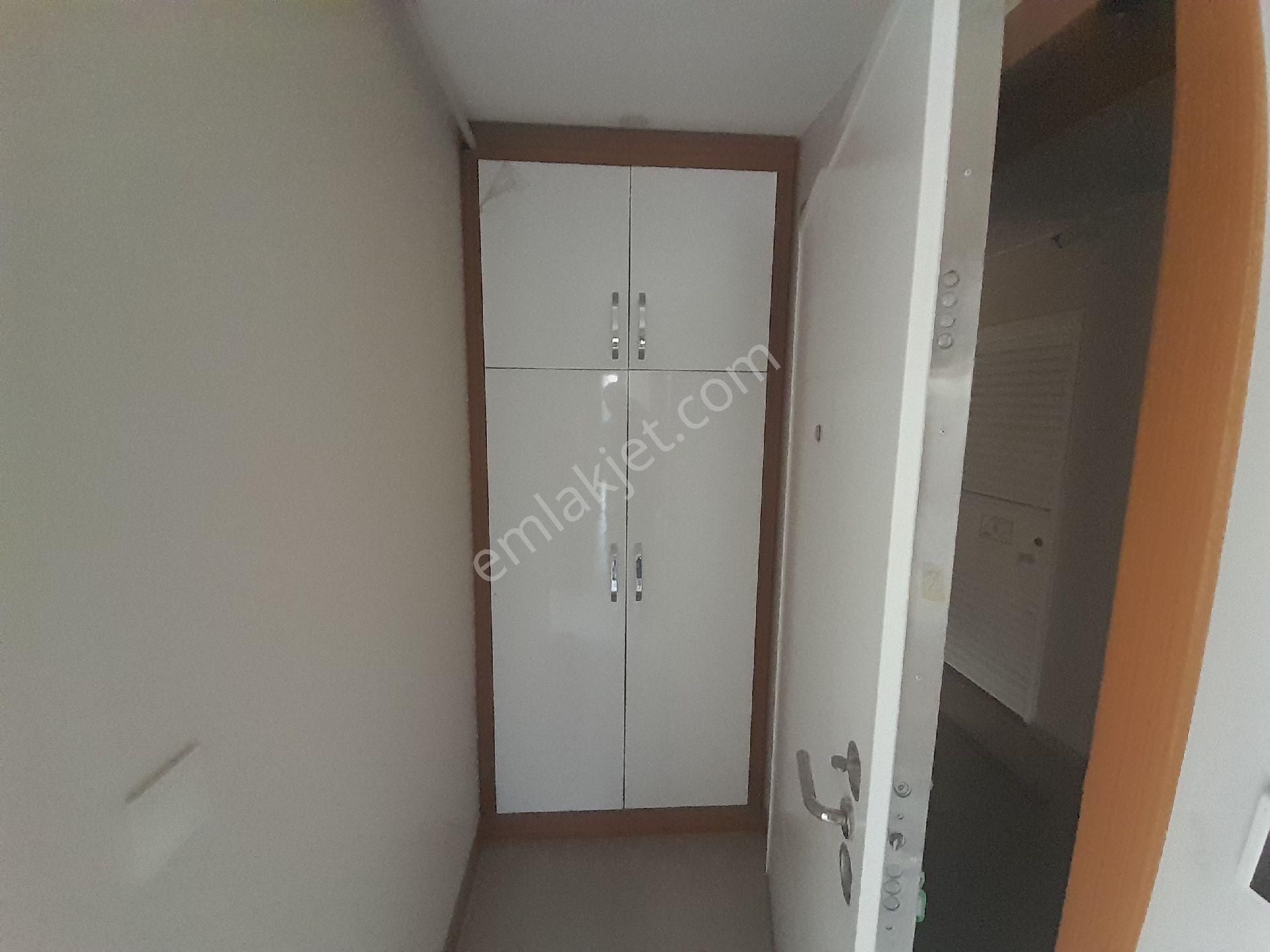 Kocamustafapaşa Seyiitomer Mah Silivrikapi Cad Üzerinde Genış Kat 2+1 Satılık Daire - Görsel 32