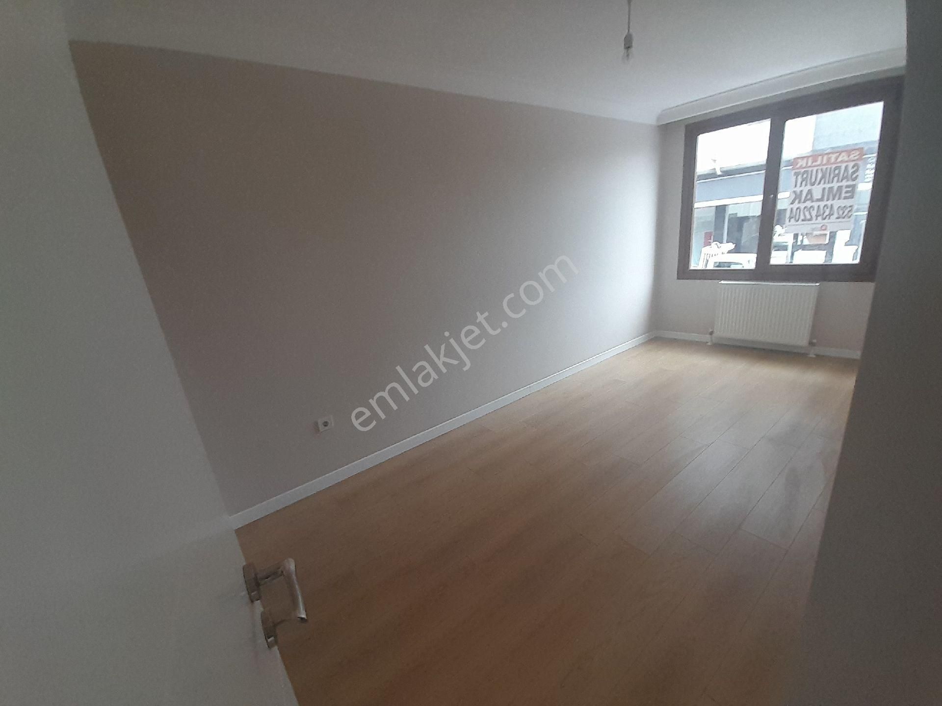 Kocamustafapaşa Seyiitomer Mah Silivrikapi Cad Üzerinde Genış Kat 2+1 Satılık Daire - Görsel 23