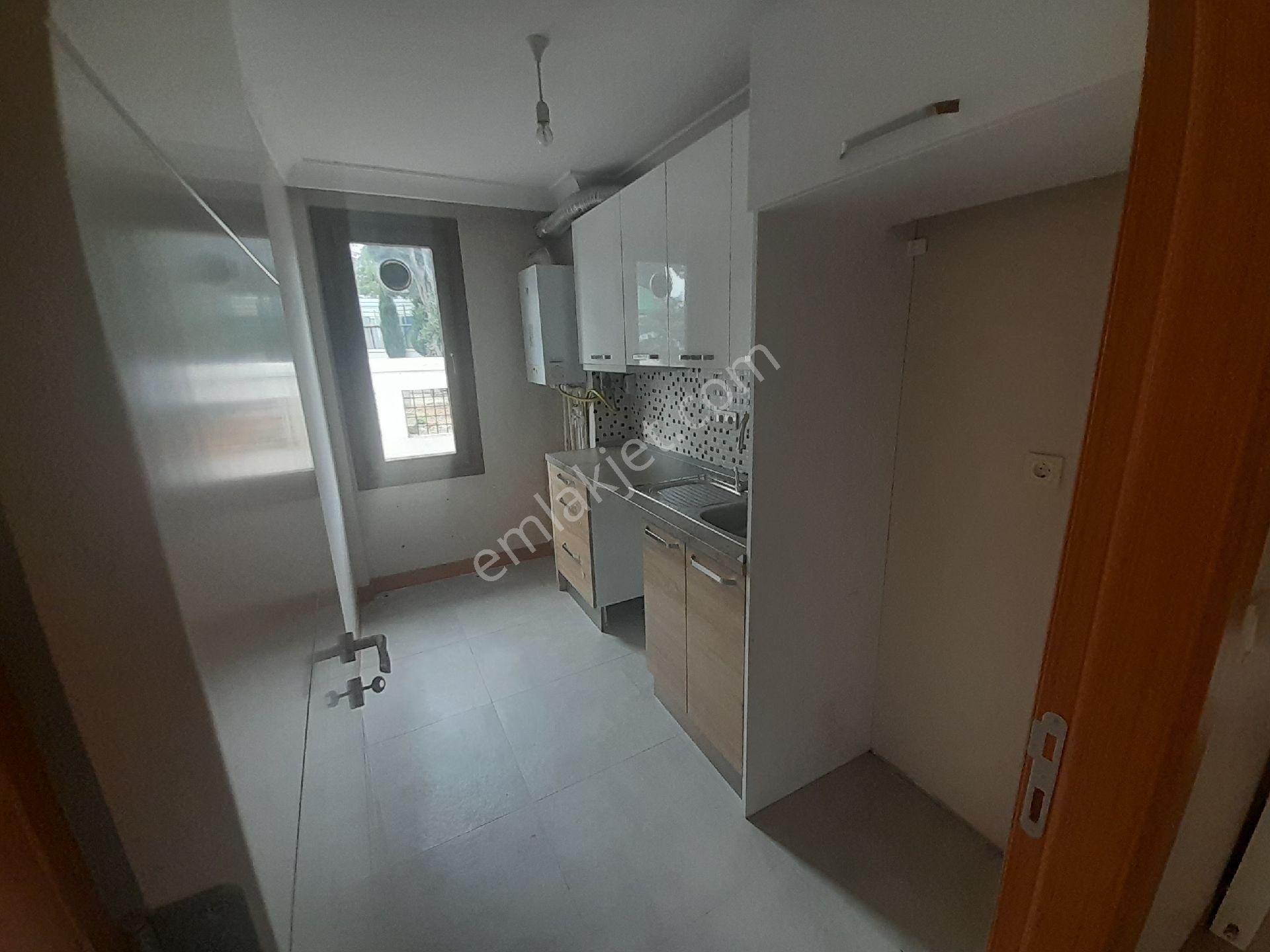 Kocamustafapaşa Seyiitomer Mah Silivrikapi Cad Üzerinde Genış Kat 2+1 Satılık Daire - Görsel 30