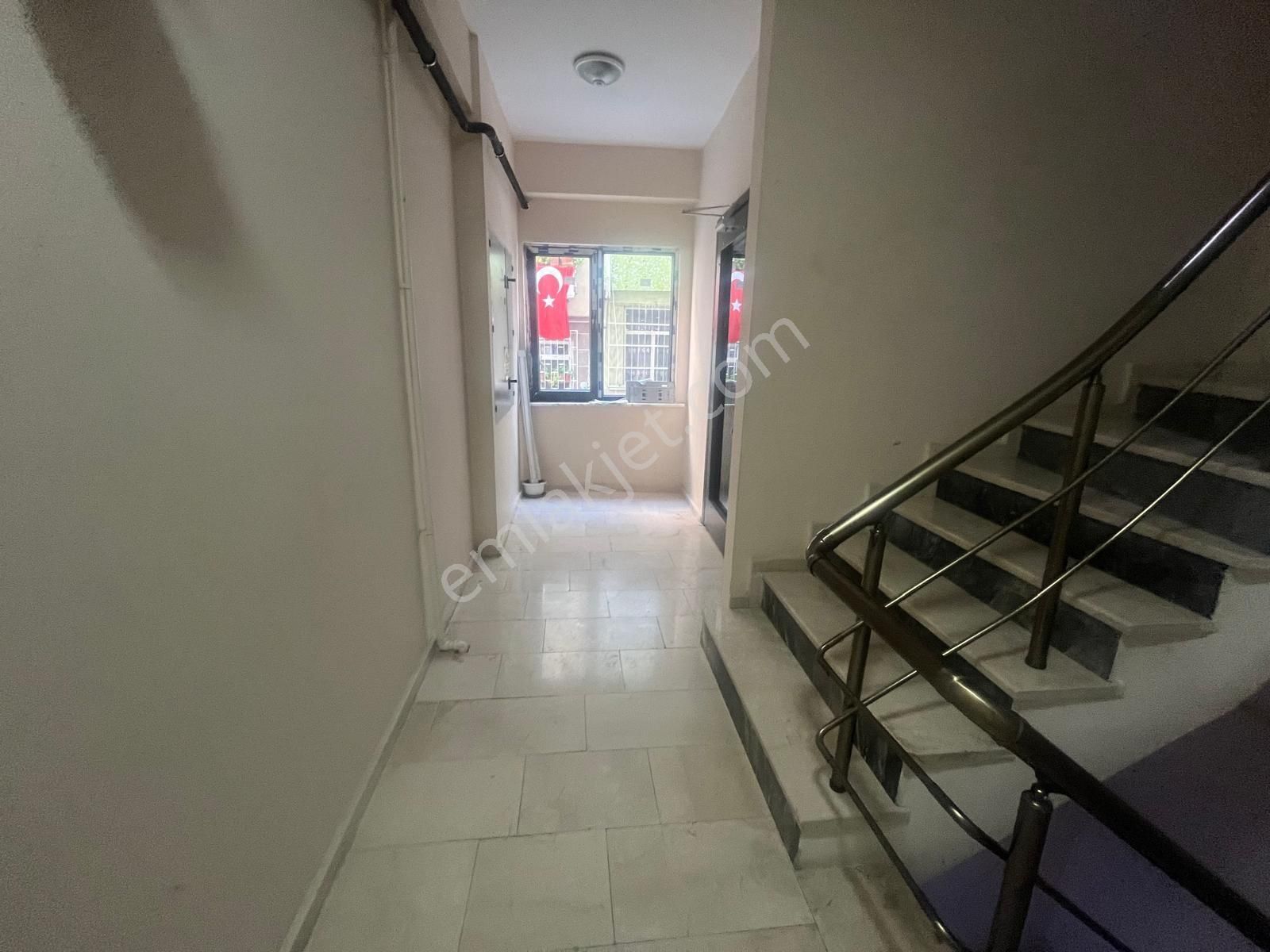 Kocamustafapaşa Seyiitomer Mah Silivrikapi Cad Üzerinde Genış Kat 2+1 Satılık Daire - Görsel 13