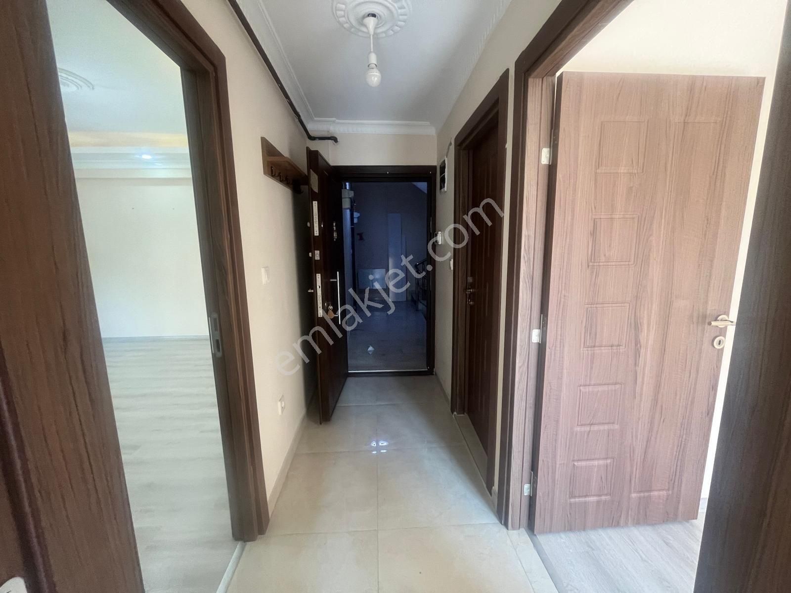 Kocamustafapaşa Seyiitomer Mah Silivrikapi Cad Üzerinde Genış Kat 2+1 Satılık Daire - Görsel 5