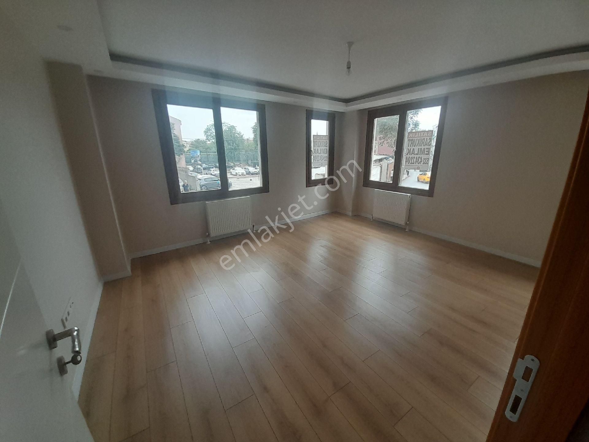 Kocamustafapaşa Seyiitomer Mah Silivrikapi Cad Üzerinde Genış Kat 2+1 Satılık Daire - Görsel 19