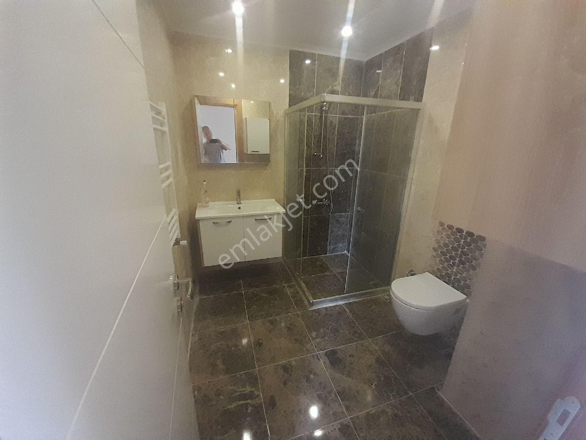 Kocamustafapaşa Seyiitomer Mah Silivrikapi Cad Üzerinde Genış Kat 2+1 Satılık Daire - Görsel 28