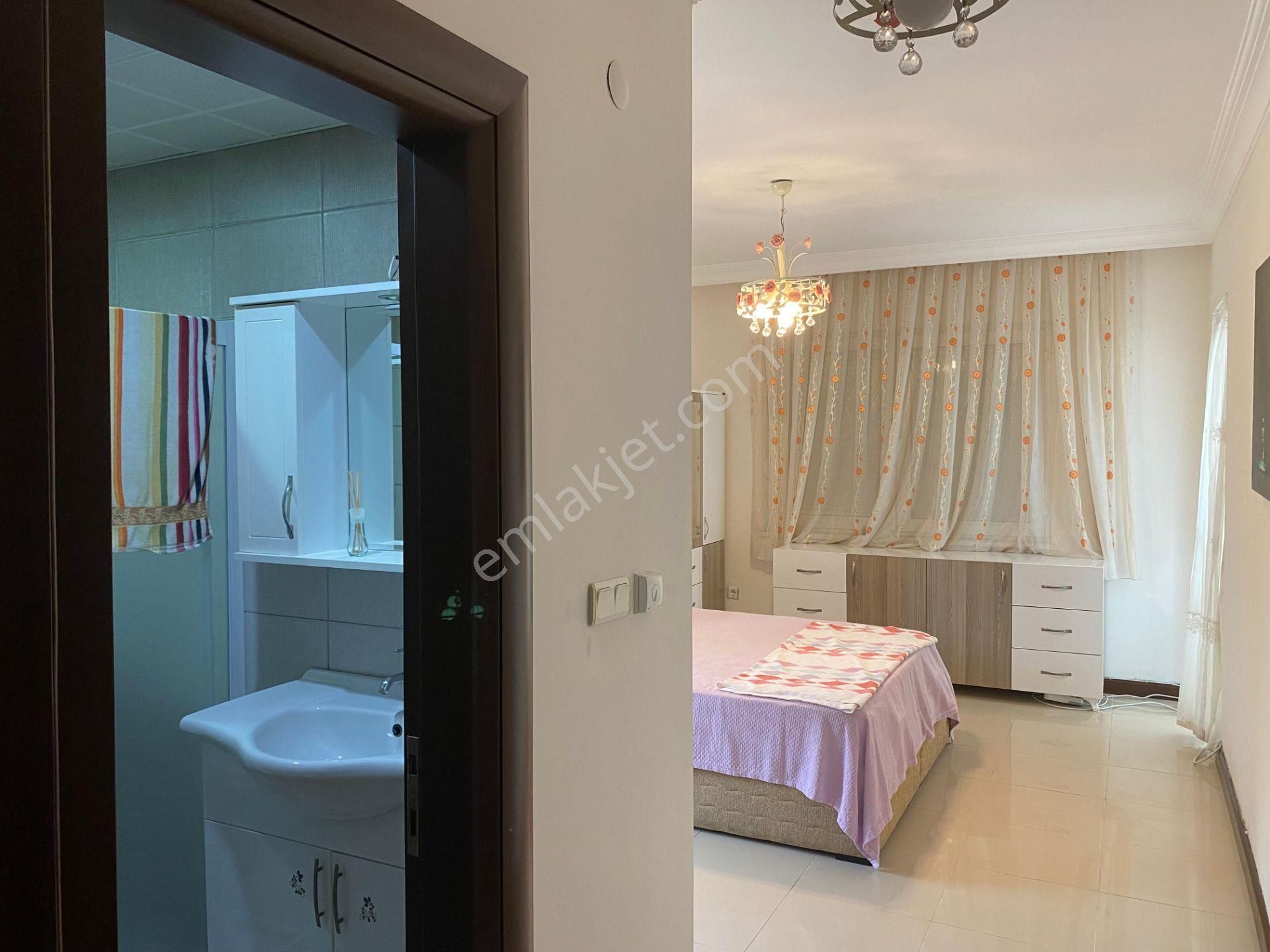 Alanya Mahmutlar Kiralık Daire   MAHMUTLARDA YATMAZ TAKSİNİN ORADA 2+1 TEMİZ EŞYALI KİRALIK DAİRE 16,000TL