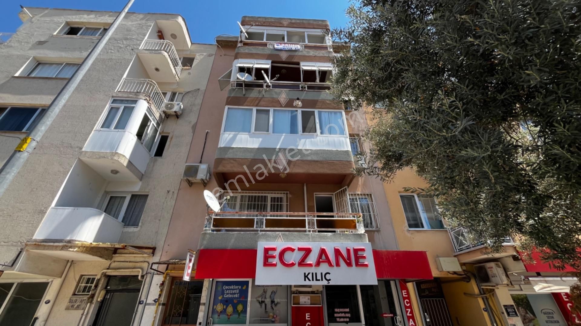 Karabağlar Bahçelievler Satılık Daire İzmir Bahçelievler Sağlık Ocağı Karşısı Satılık 3+1 Daire