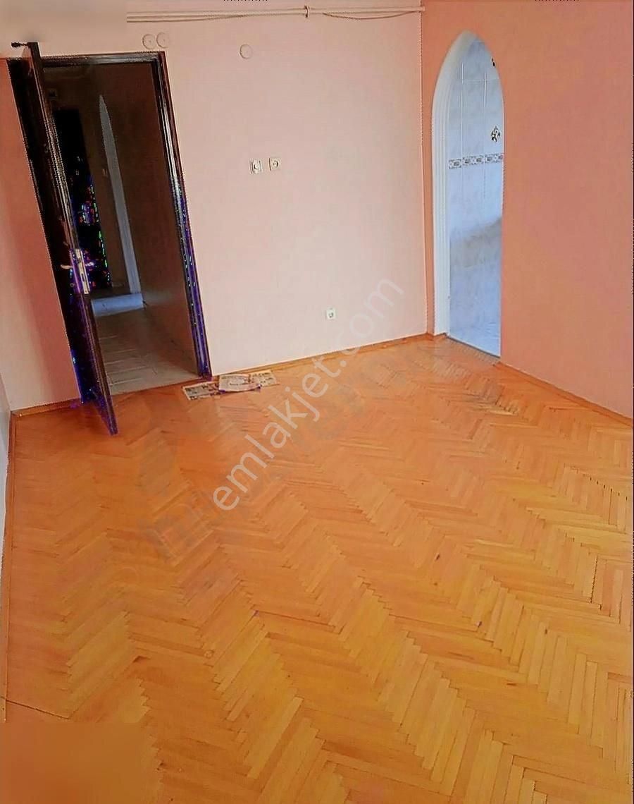 Küçükçekmece Beşyol Satılık Daire İSTANBUL SEFAKÖY MERKEZDE 2+1 ORTA KAT 100 M SATILIK DAİRE...