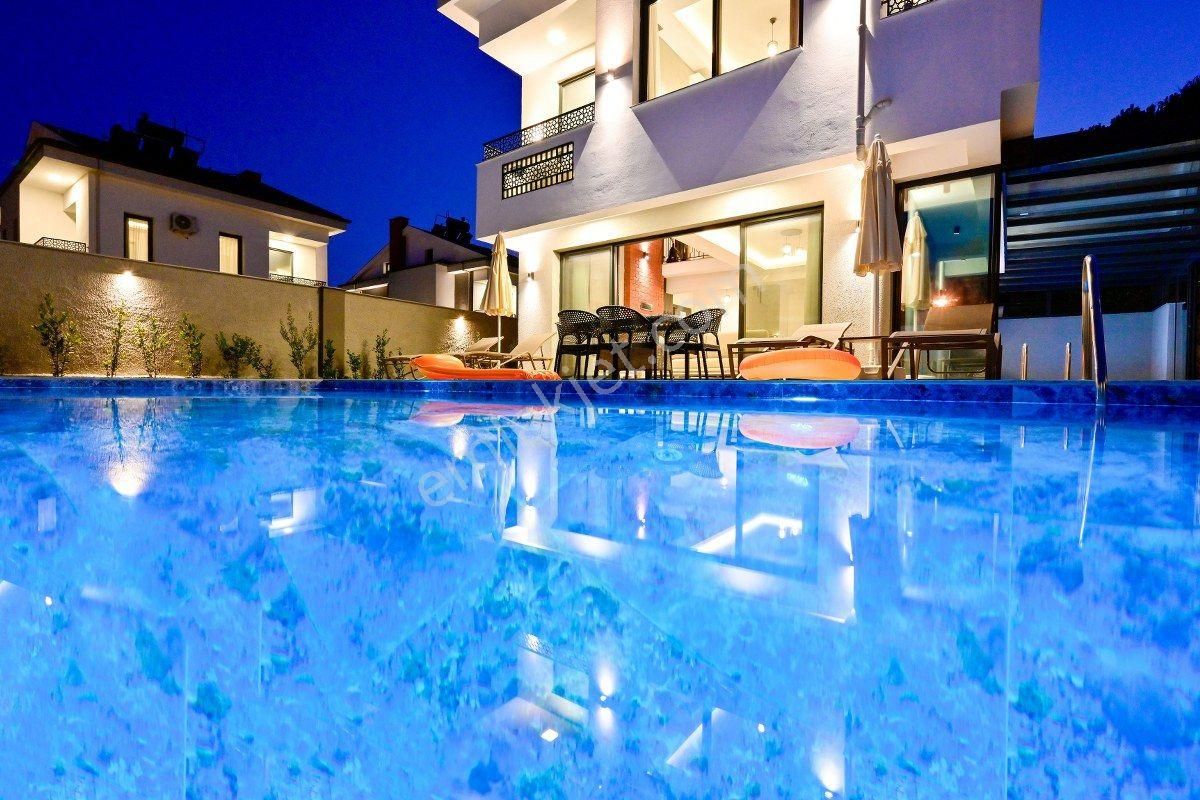 Ölüdeniz'e Yakın Kiralık 3+1 Saunalı Havuzlu Villa Mera-150 - Görsel 3