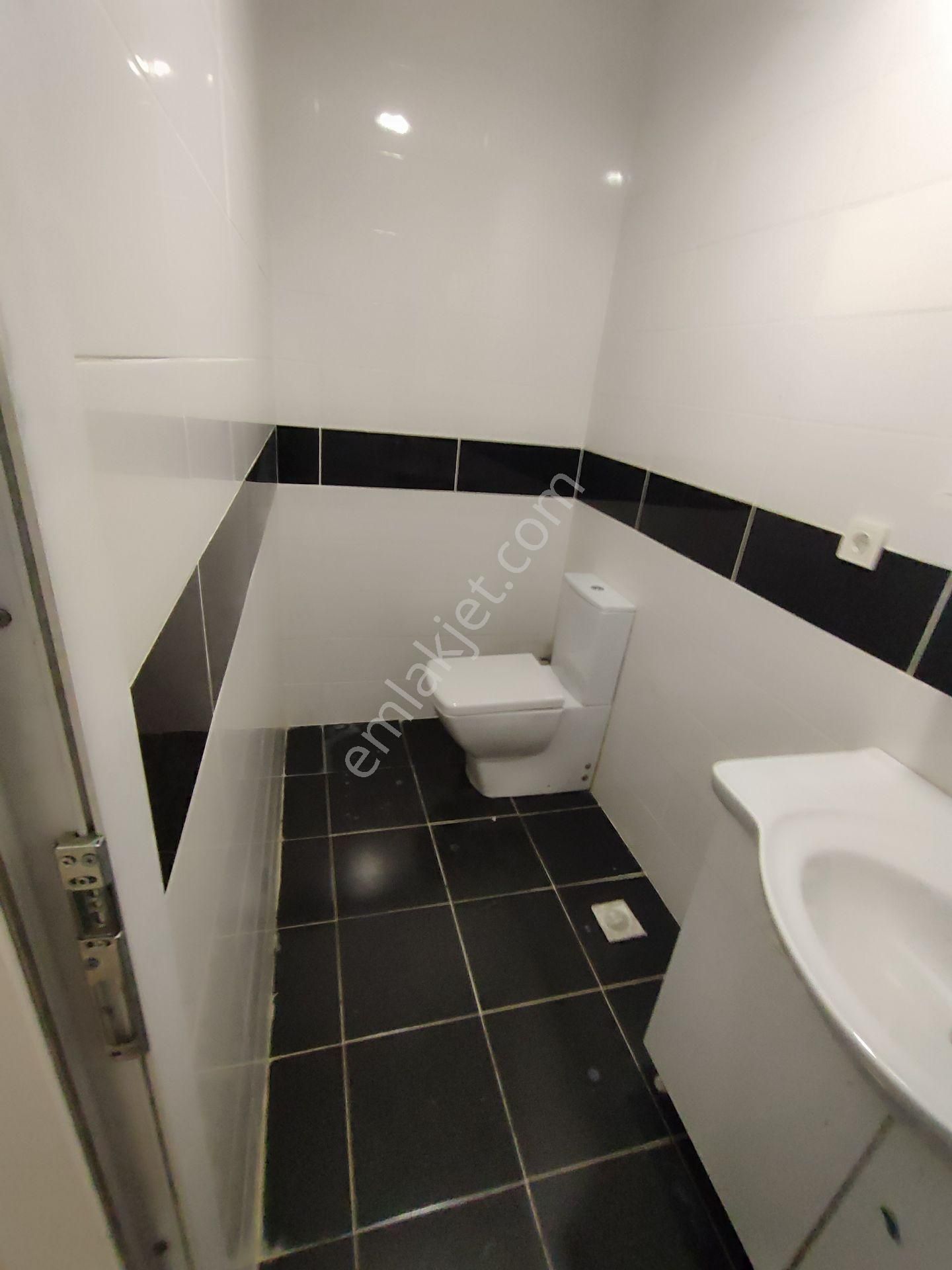 Bornova Kilit İş Merkezi Kiralık Ofisler - Görsel 12