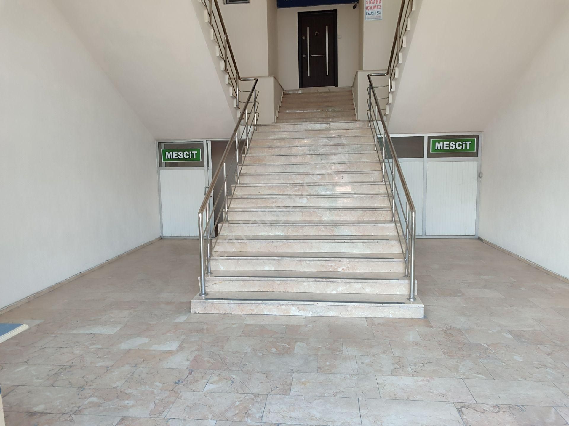 Bornova Kilit İş Merkezi Kiralık Ofisler - Görsel 3