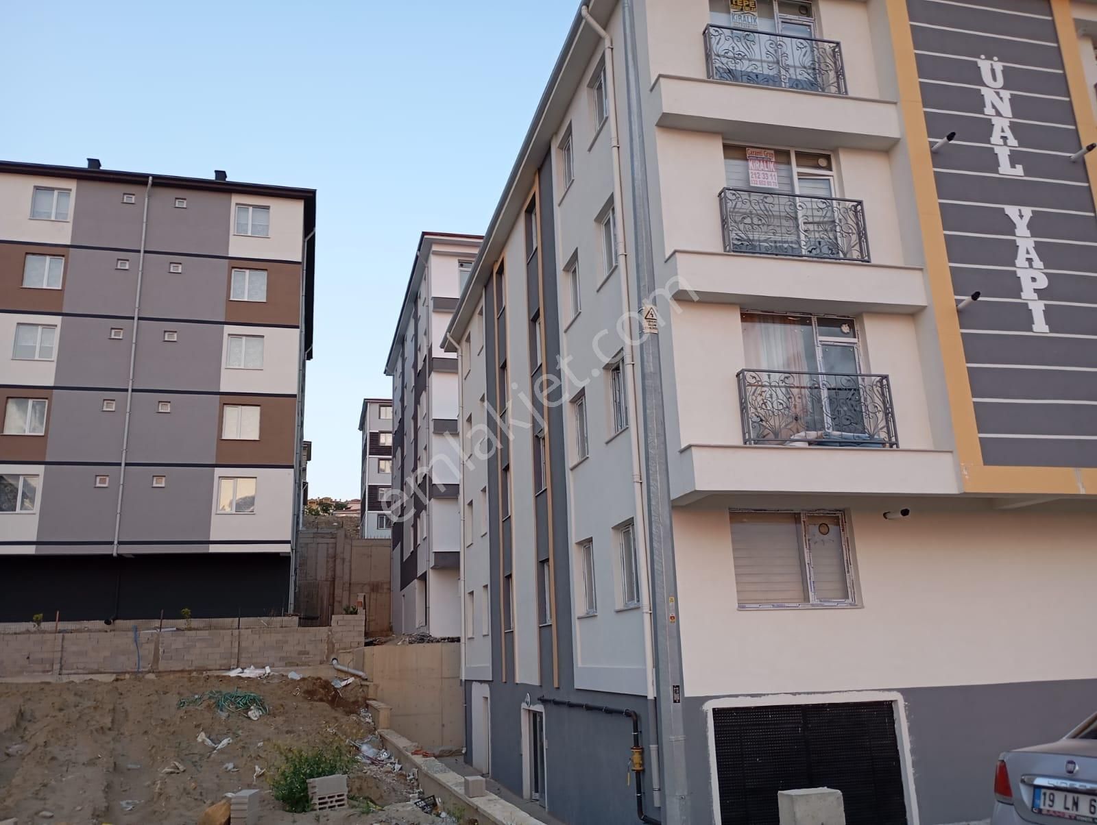 Yozgat Merkez Şeyh Osman Satılık Daire  YOZGAT  ŞEH OSMAN MAH  EROL EMLAK TAN SATILIK60 M2 2+0 3 ODA DAİRE