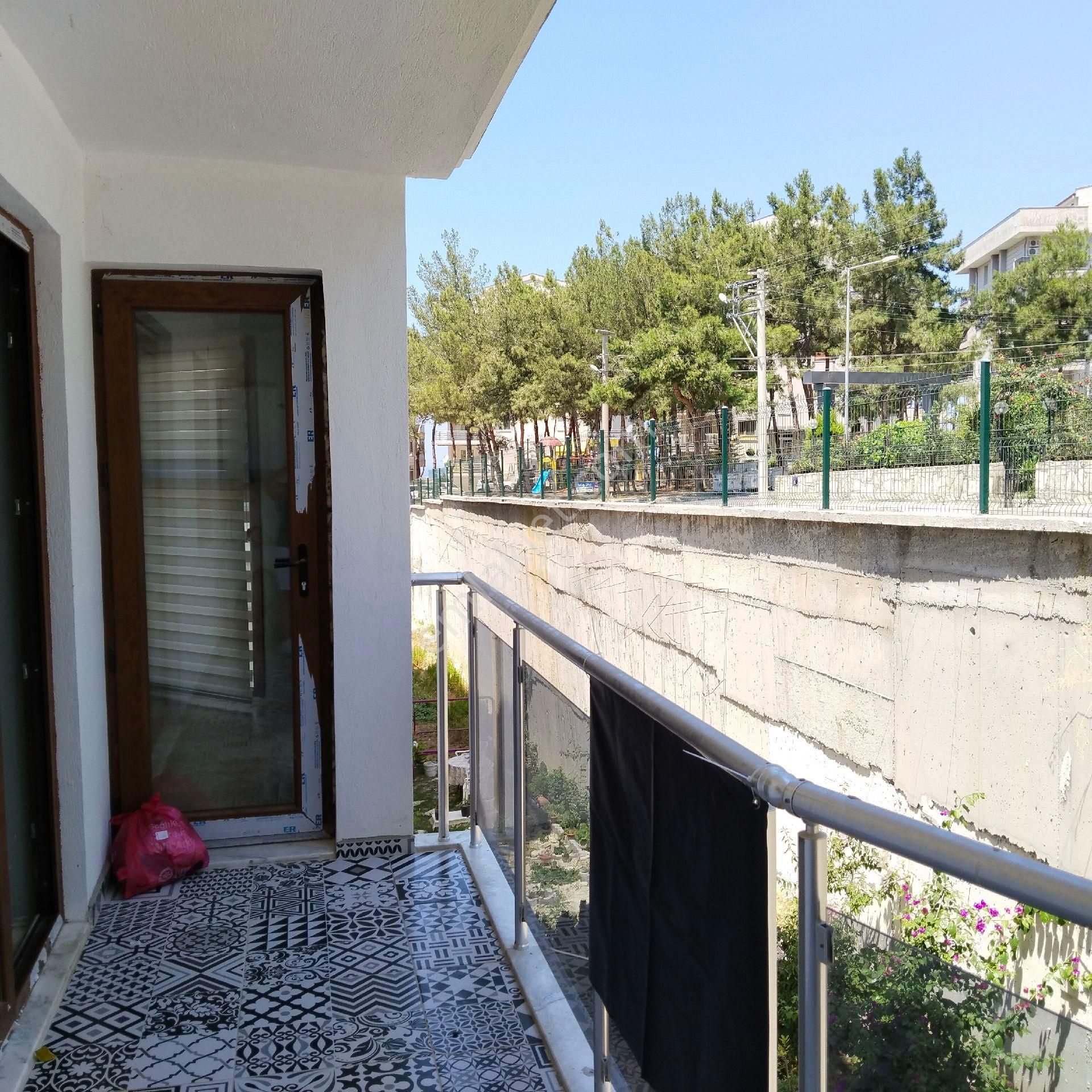 Kuşadası İkiçeşmelik Satılık Daire Kuşadası merkezde masrafsız 2+1 ferah daire