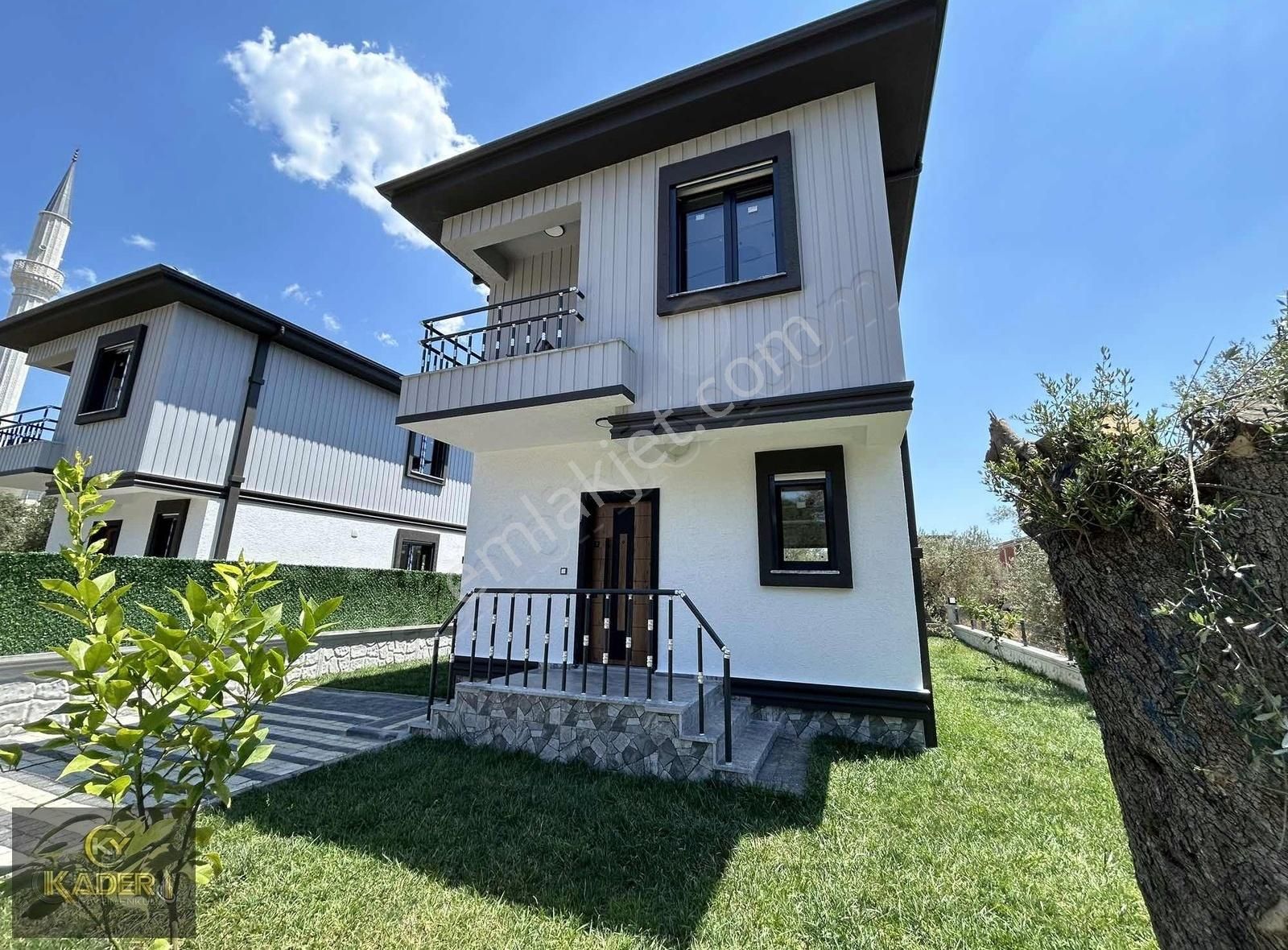 Ayvacık Küçükkuyu Bld. (Mıhlı) Satılık Villa KÜÇÜKKUYU ALTINOLUK ARASINDA DENİZE 250 MT 3+1 MÜSTAKİL VİLLA