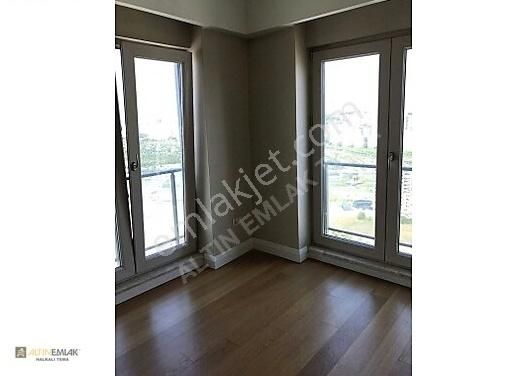 Küçükçekmece Atakent Kiralık Daire İSTANBUL SARAYLARI 2+1 120M2 PEYZAJ GÖL MANZARALI KİRALIK DAİRE