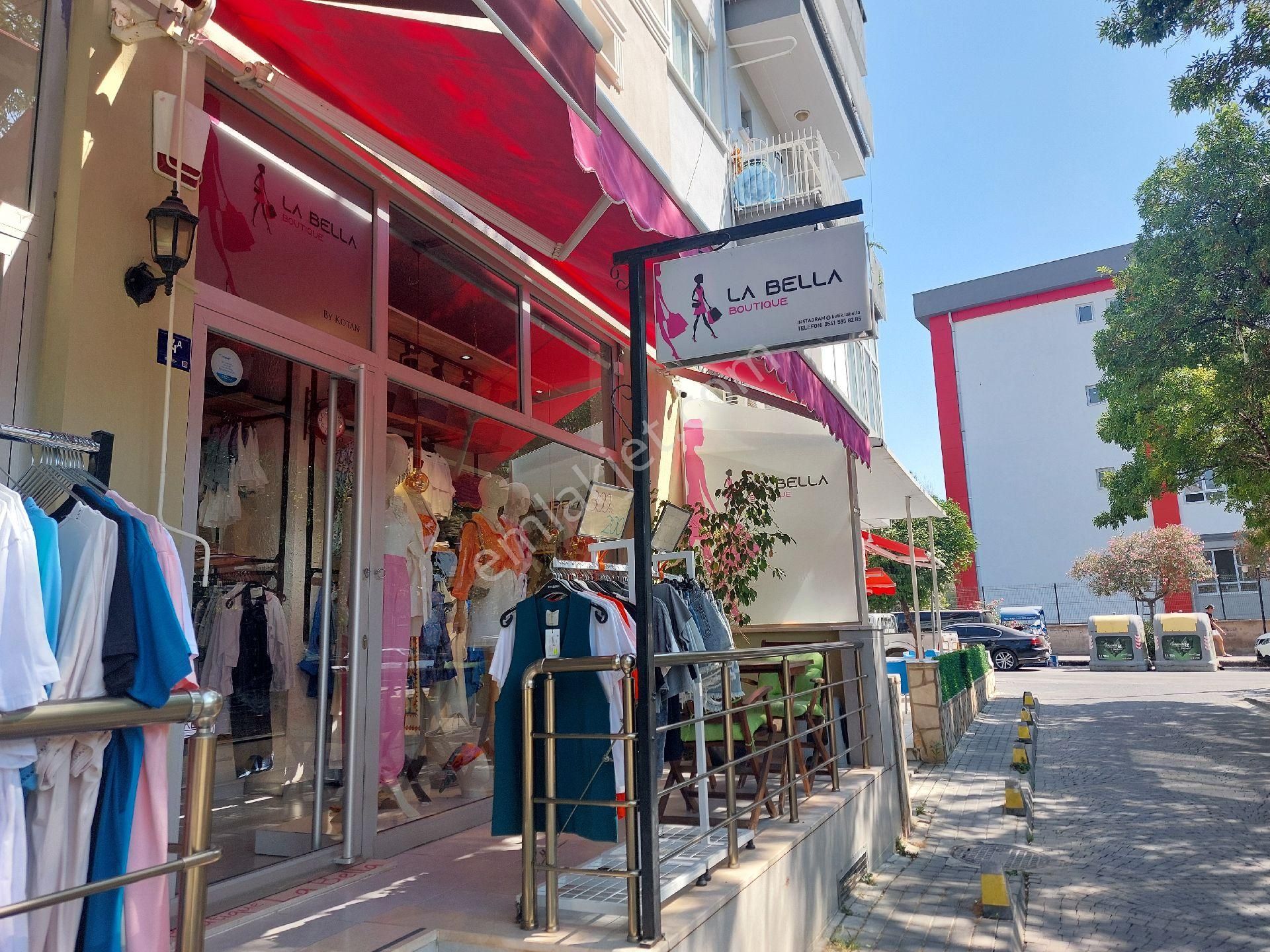 Kuşadası Türkmen Devren Dükkan & Mağaza Kuşadası Tam Merkezde Devren Kiralık Butik Giyim Mağazası