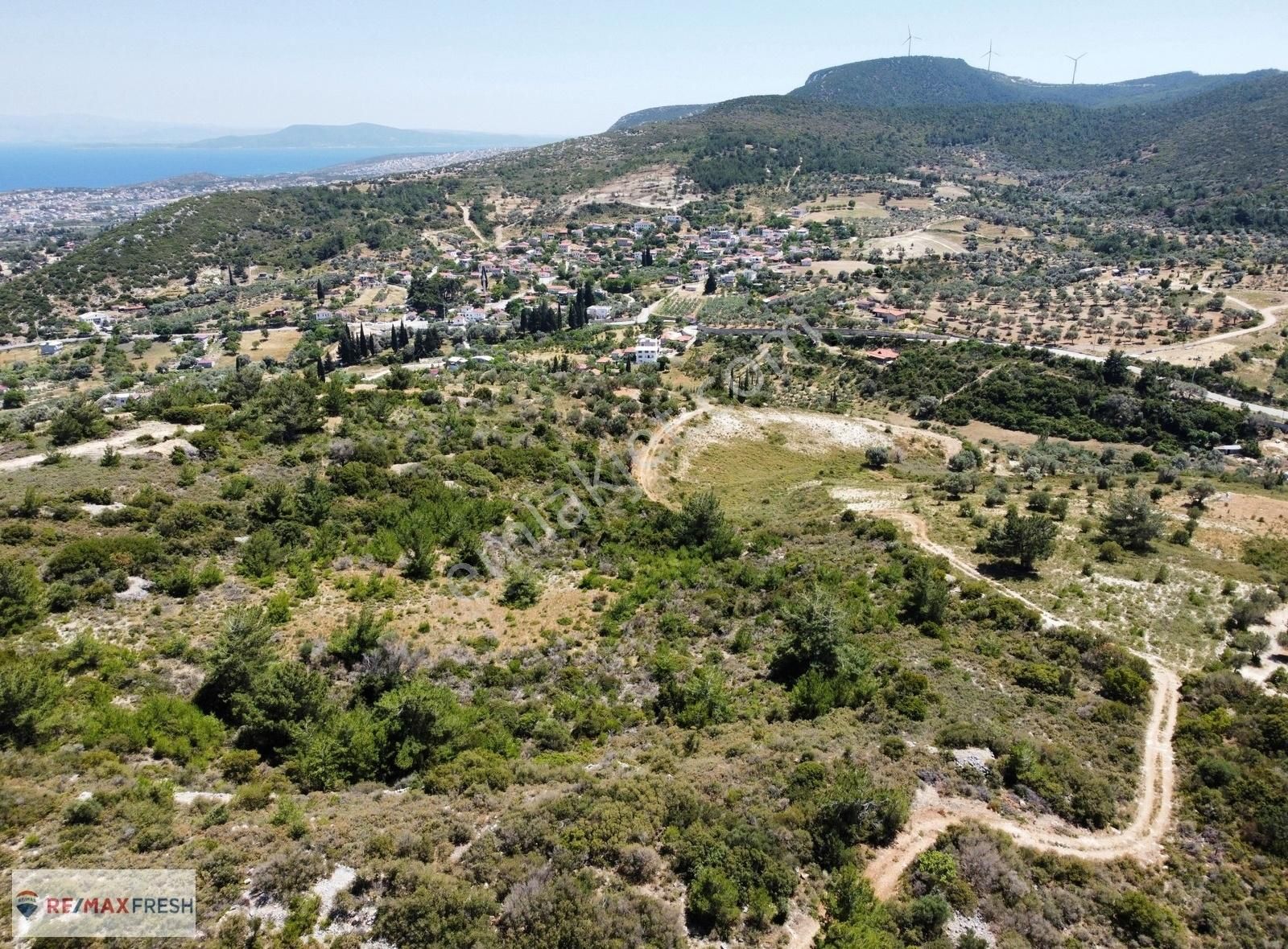 Karaburun Mordoğan Satılık Tarla Karaburun Mordoğan Köyünde Tarım İmarına Uygun Tarla