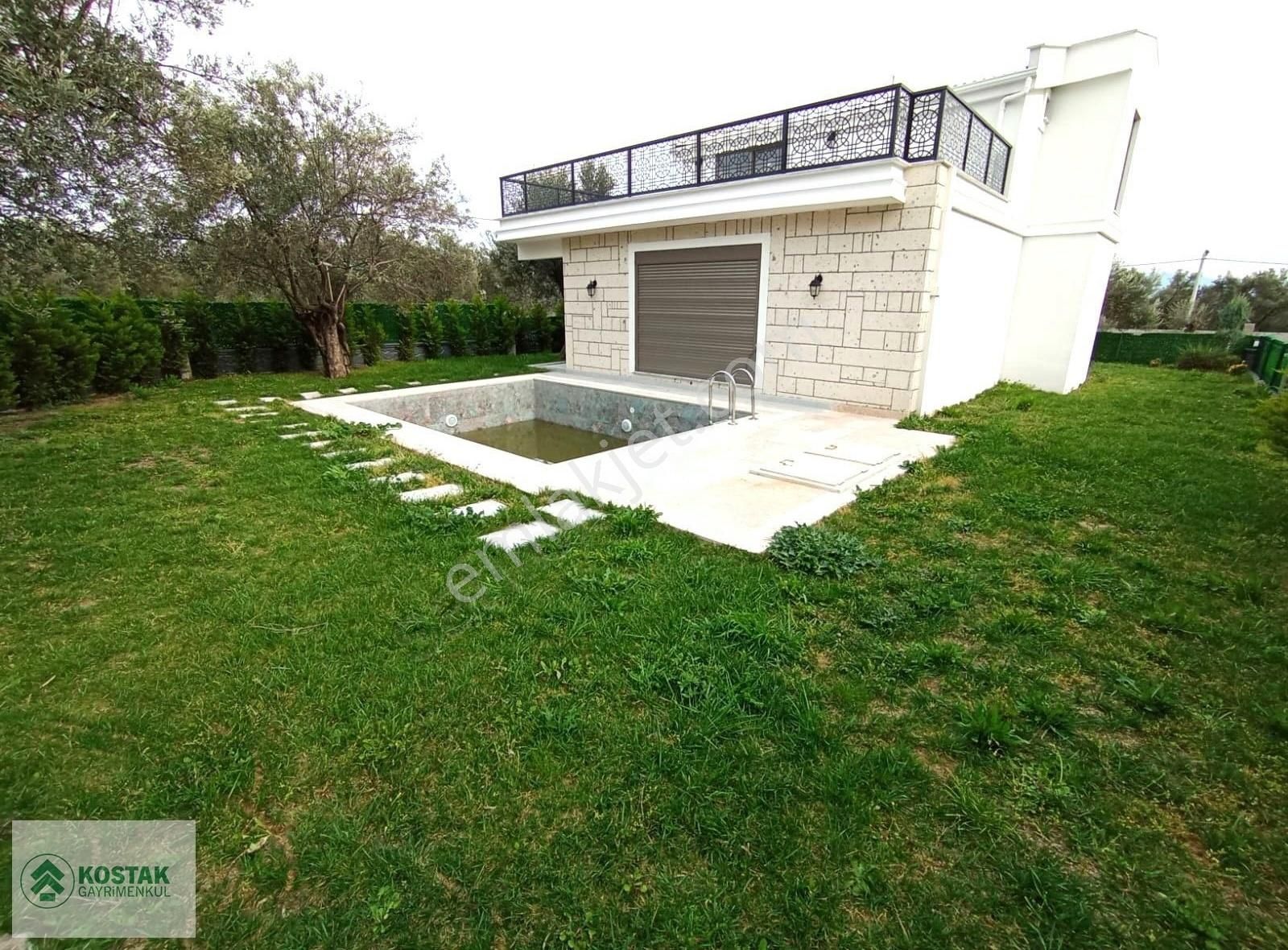 Edremit Güre Cumhuriyet Satılık Villa KOSTAK GAYRİMENKUL'DEN 421M² ARSA İÇİNDE BAĞIMSIZ HAVUZLU VİLLA