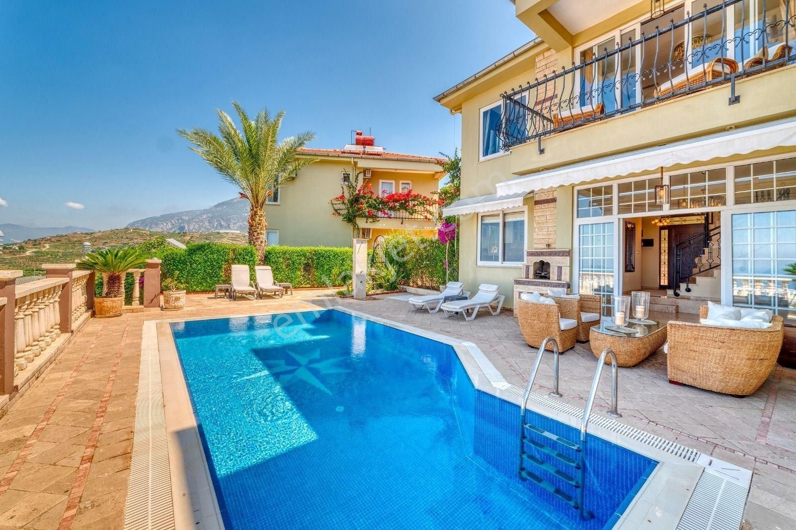 Alanya Kargıcak Satılık Villa FORSALE 3+1 LUXURY VILLA PRIVATE POOL ALANYA GOLD CITY HOTEL