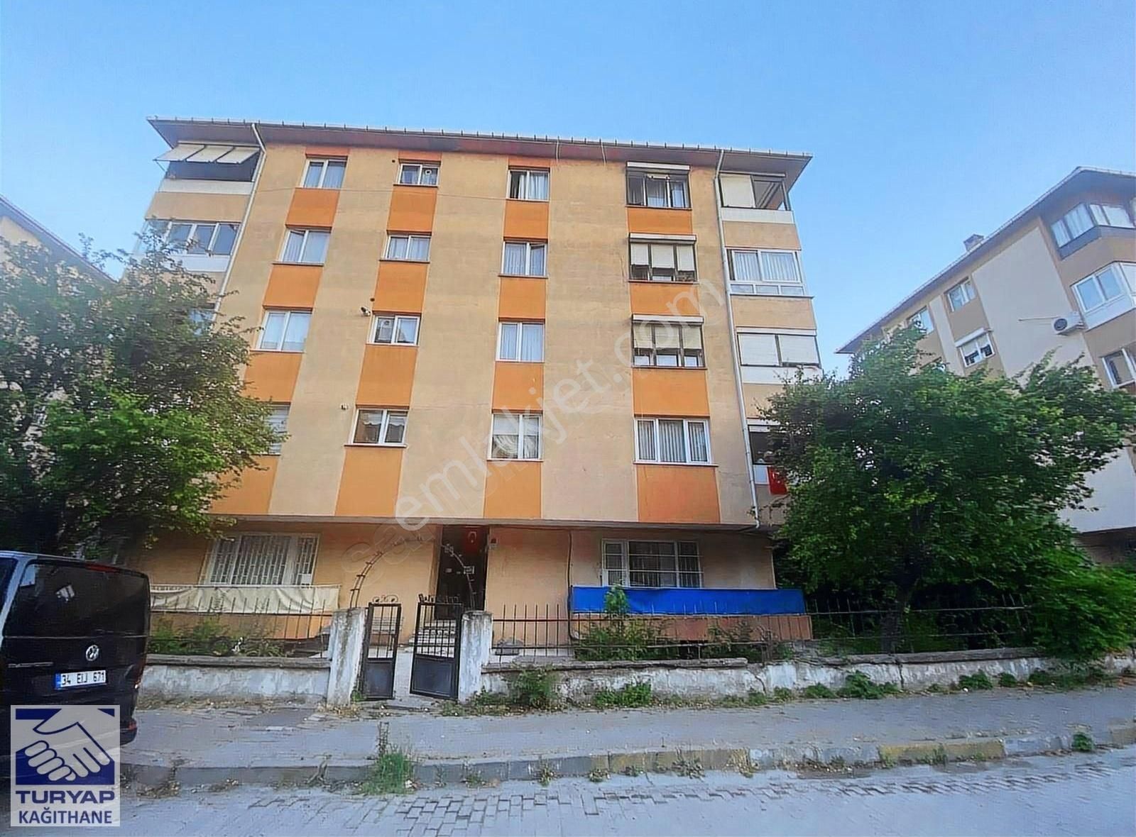 Güngören Mehmet Nesih Özmen Satılık Daire MEHMET NESİH ÖZMEN AKTAŞ SİTESİN'DE SATILIK 2+1 100 M2 DAİRE