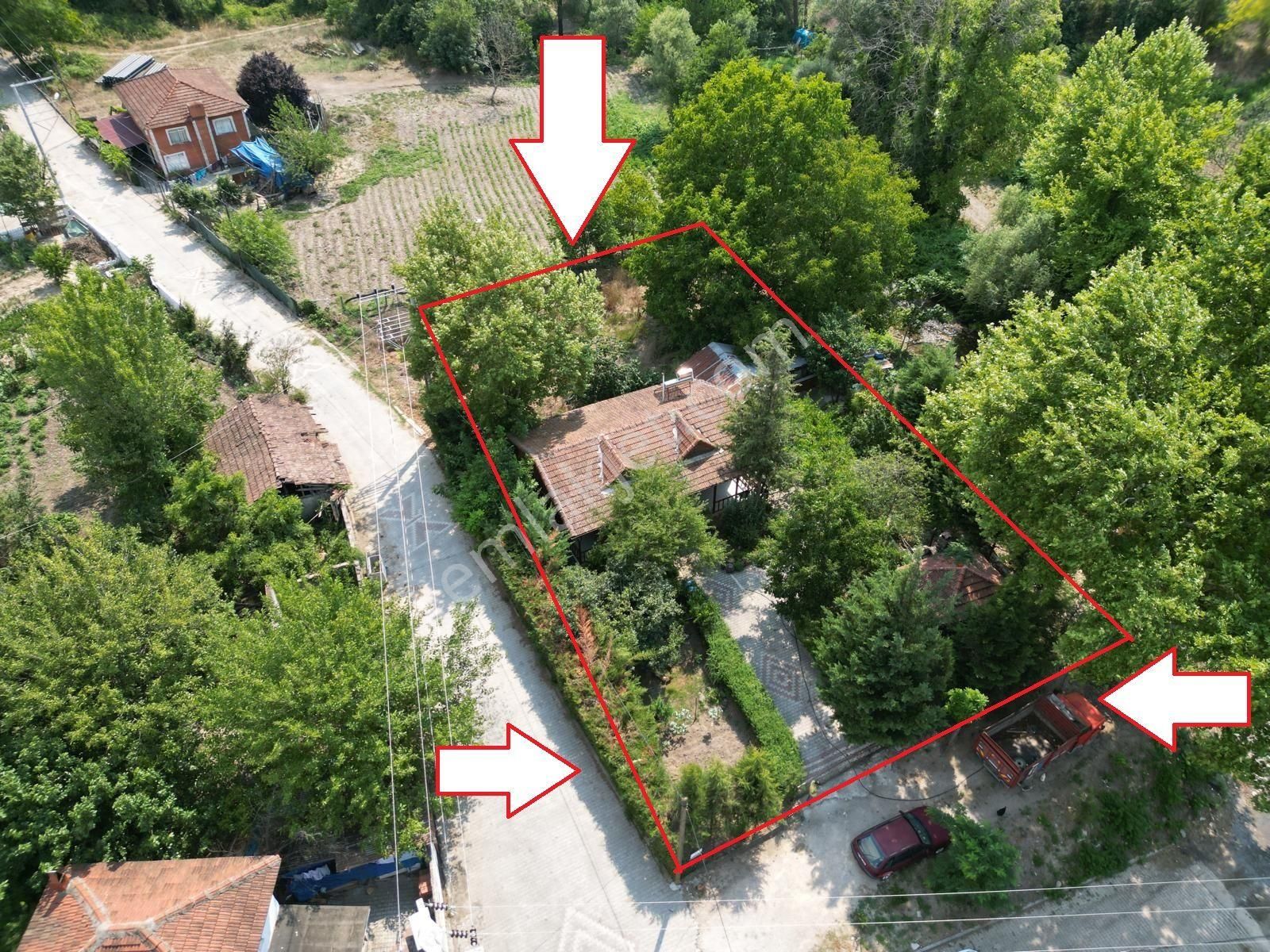 Karamürsel Yalakdere Satılık Bağ & Bahçe  KOCAELİ KARAMÜRSEL YALAKDERE 705 M2 BAHÇE İÇİNDE KÖY EVİ