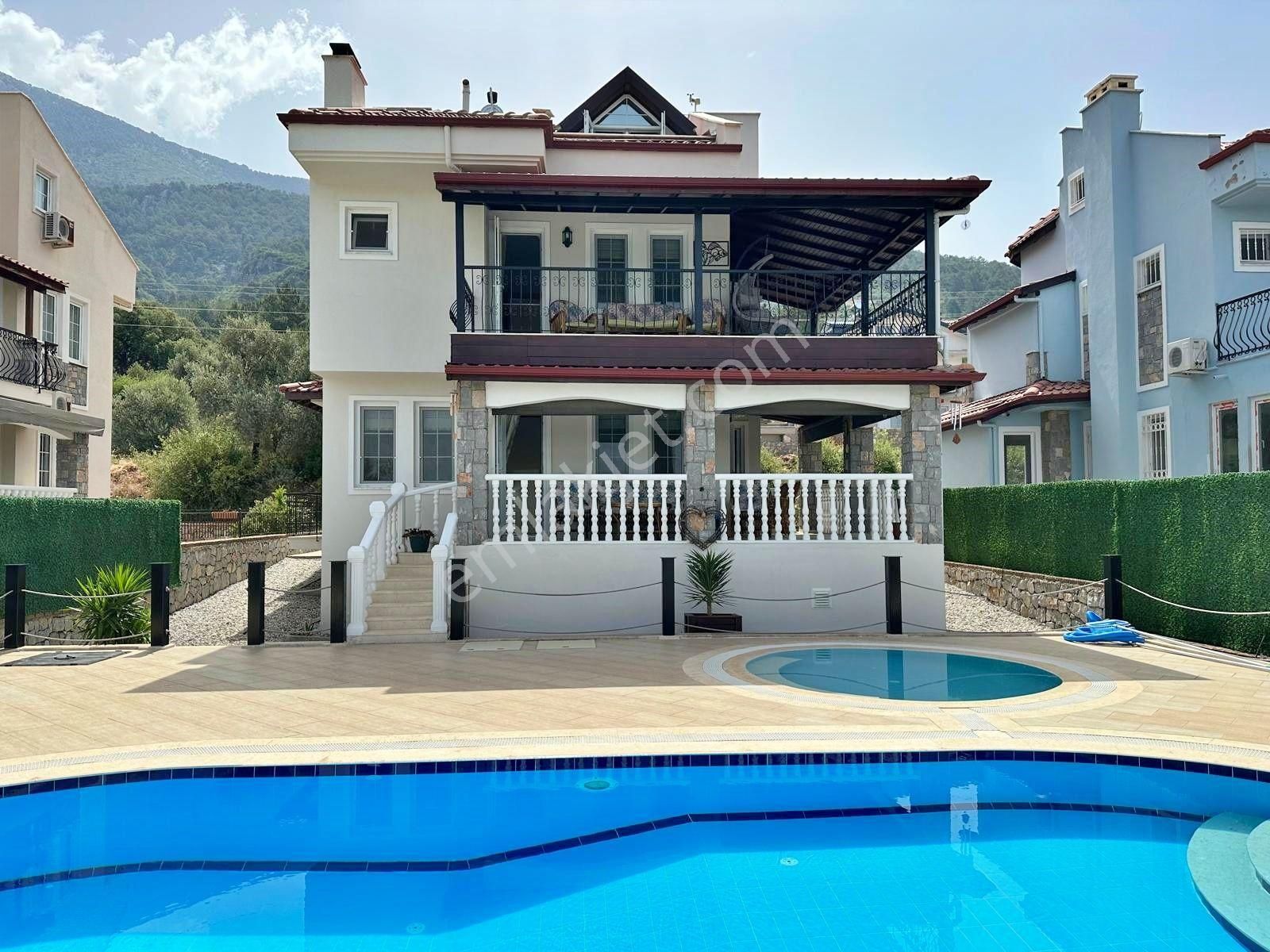 Fethiye Ölüdeniz Satılık Villa Ovacık'ta Ormana Komşu 5 Odalı Forleks Villa