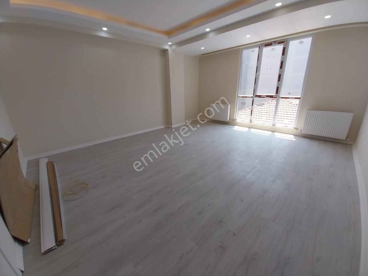 Küçükçekmece Kemalpaşa Satılık Daire  KÜÇÜKÇEKMECE SEFAKÖY MERKEZDE 180m2 SATILIK DUBLEKS DAİRE