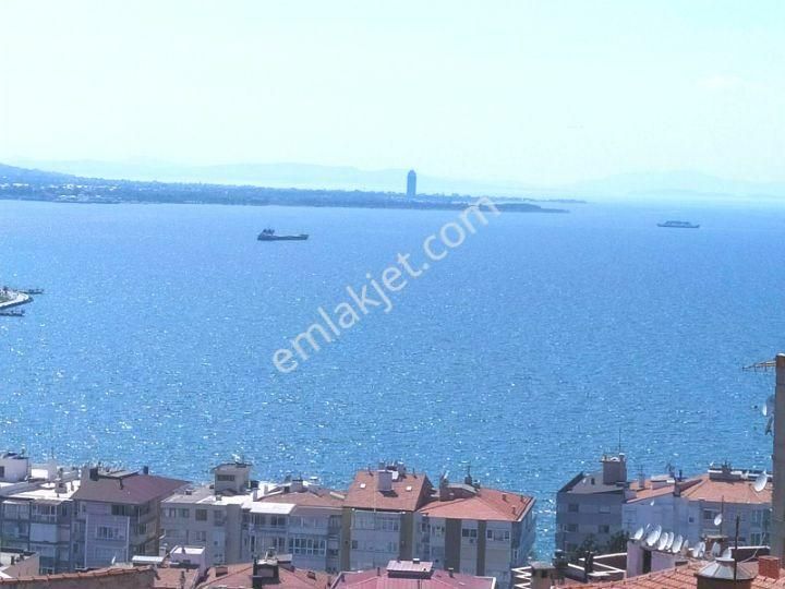 Konak Yurume Mesafesinde Deniz Manzaralı Komple Bina 4 Daire