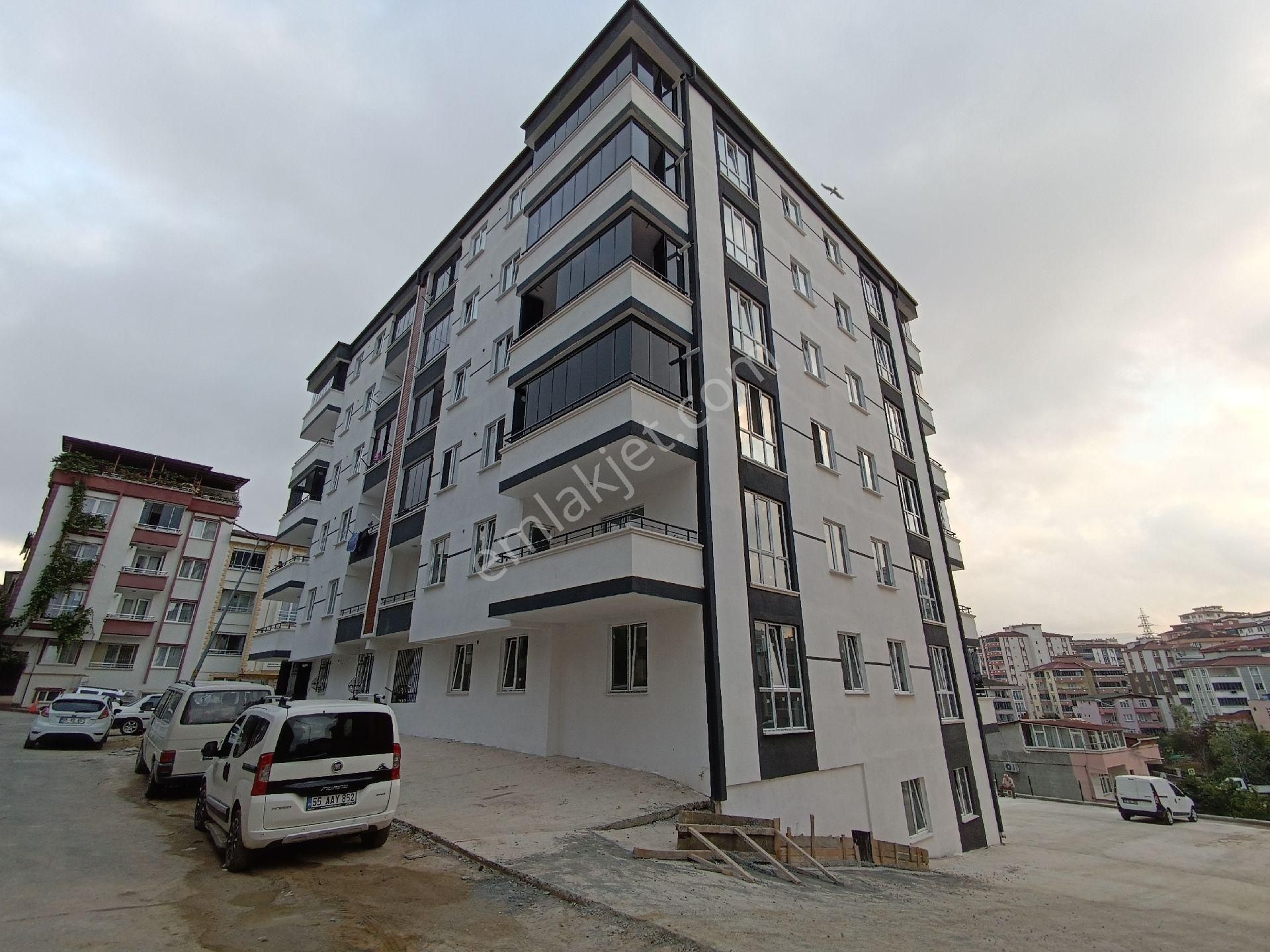 İlkadım Kışla Satılık Daire İLKADIM KIŞLA MAHALLESİNDE SATILIK DAİRE 