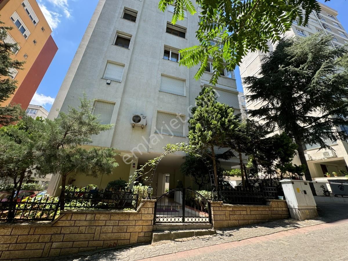 Kadıköy Göztepe Satılık Daire TURYAP GÖZTEPE DEN TÜTÜNCÜ MEHMET EFENDİ DE 4+1 SATILIK DAİRE