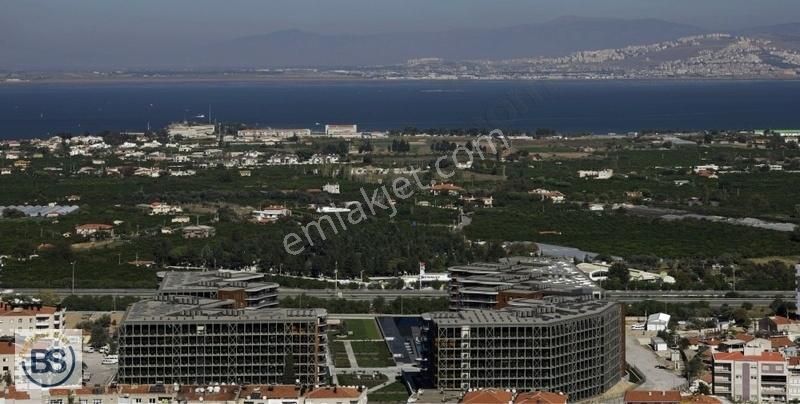 Narlıdere Sahilevleri Satılık Tarla Narlıdere sahilevleri ,Bahçeler arasında