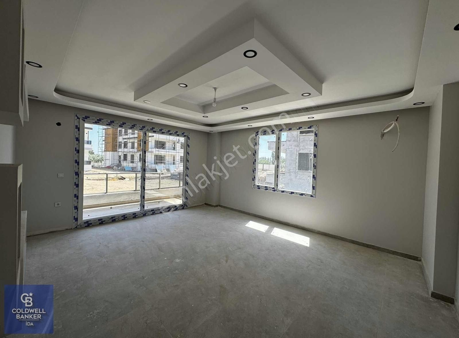 Ayvalık Altınova Satılık Daire Merkezi Konum Lüks ve Yerden Isıtmalı 90 m² Giriş Kat Daire