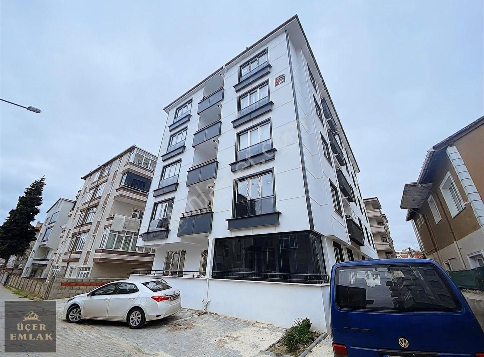 Lüleburgaz Barış Satılık Daire KOMBİSİ HAZIR,ARAKAT,EBEVEYN BANYOLU 3+1 SIFIR DAİRE SATILIK