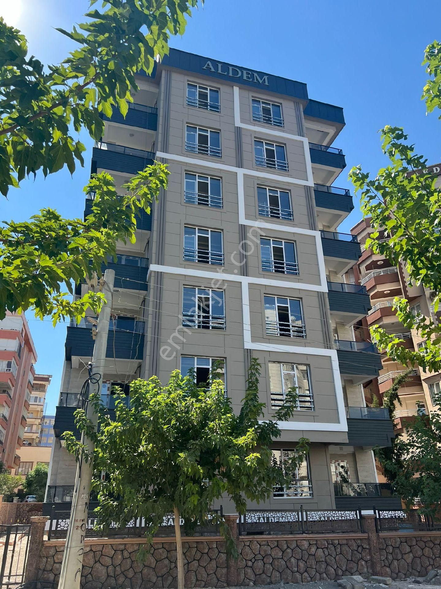 Karaköprü Karşıyaka Satılık Daire İYİGÜN GAYRİMENKUL den  PARK CEPHELİ 2+1 YENİ DAİRE