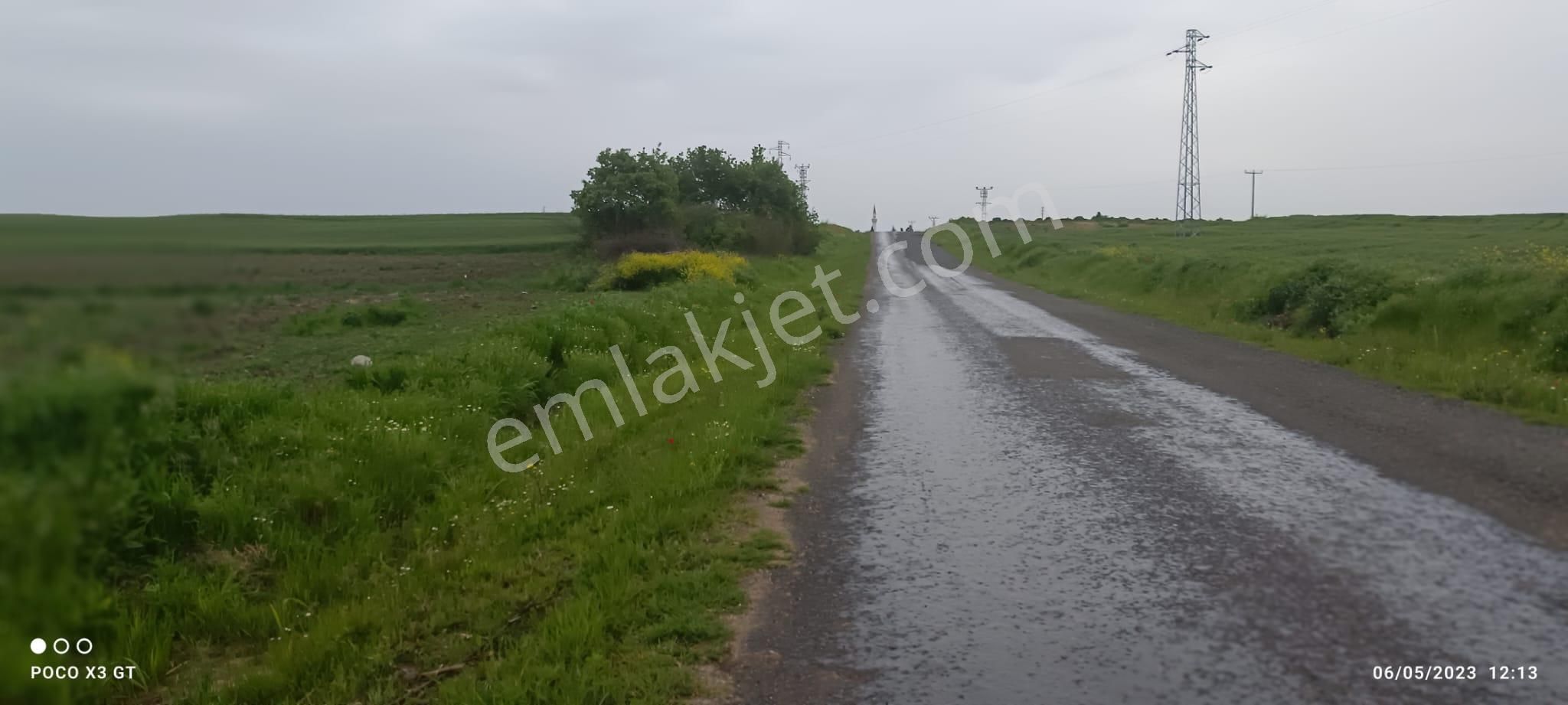 Uzunköprü Kurttepe Köyü Satılık Tarla Köye Yakın Asfalt Ve Orman Cepheli.