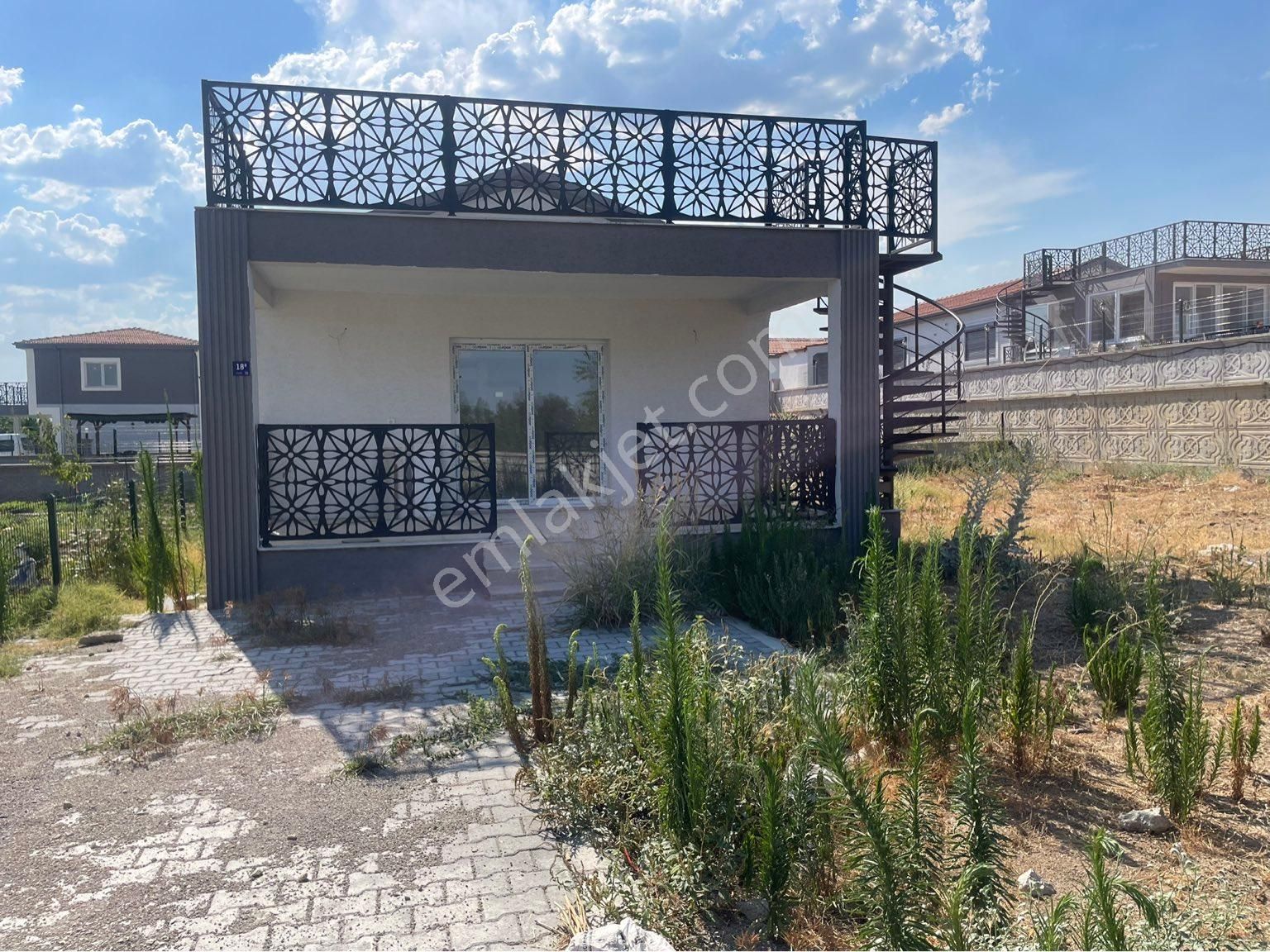 Nazilli Güzelköy Satılık Müstakil Ev Aydın Nazilli Güzelköyde satılık mustakil bahçeli Villa