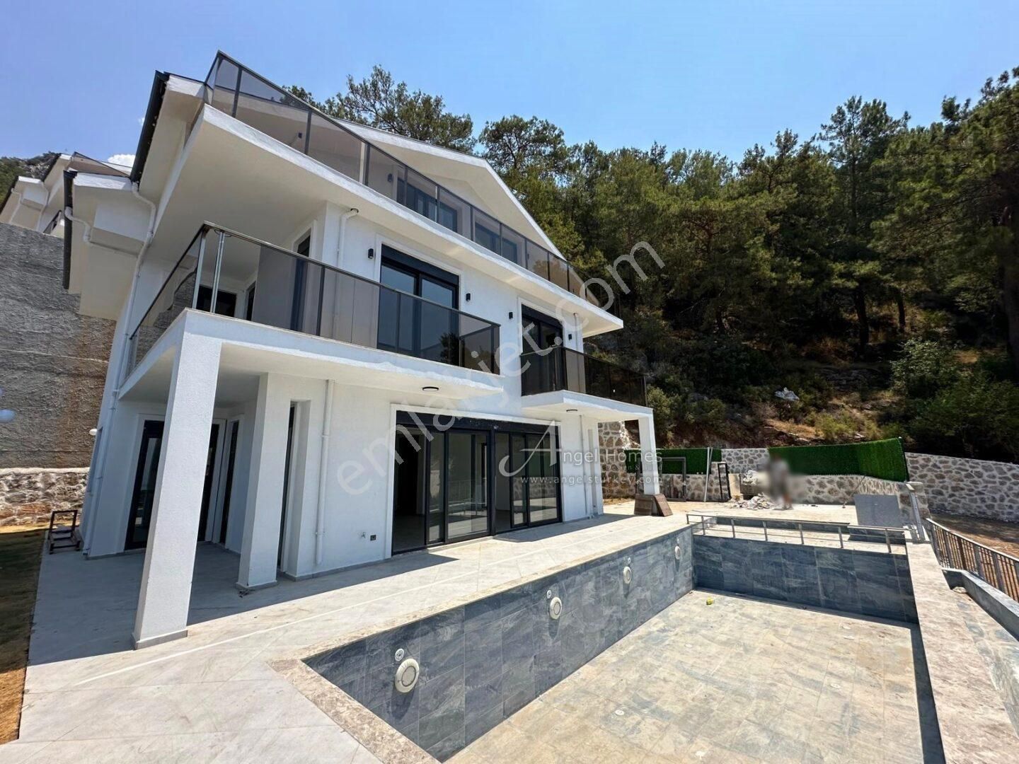 Fethiye Faralya Satılık Villa FARALYA'DA 4 ODALI DENİZ MANZARALI LÜKS YENİ VİLLA