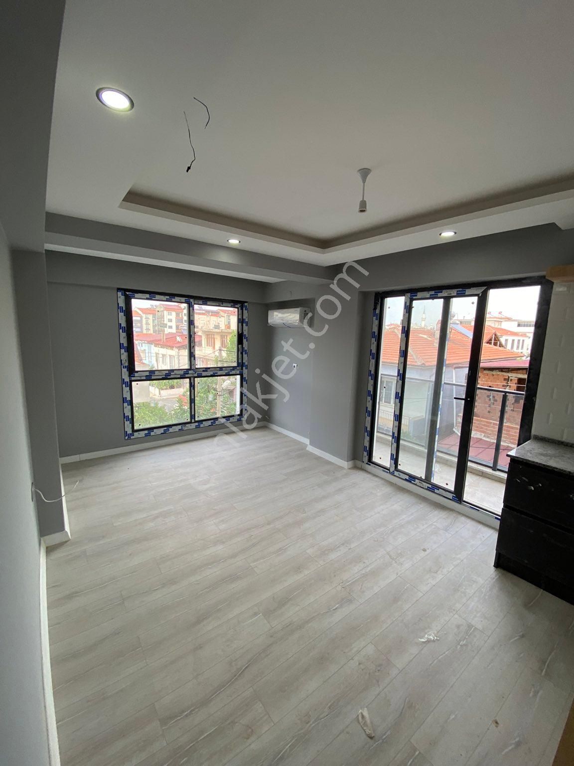 Alaşehir İstasyon Satılık Daire ECZ GAYRİMENKUL DEN SATILIK 1+1 SIFIR LÜX DAİRE YATIRIMA UYGUN İSTASYON MH