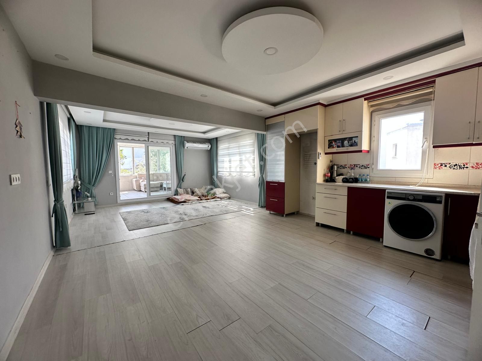 Bodrum Çırkan Satılık Daire  KONACIK FERAH SALON GENİŞ BALKONLU ÜST KAT DAİRE