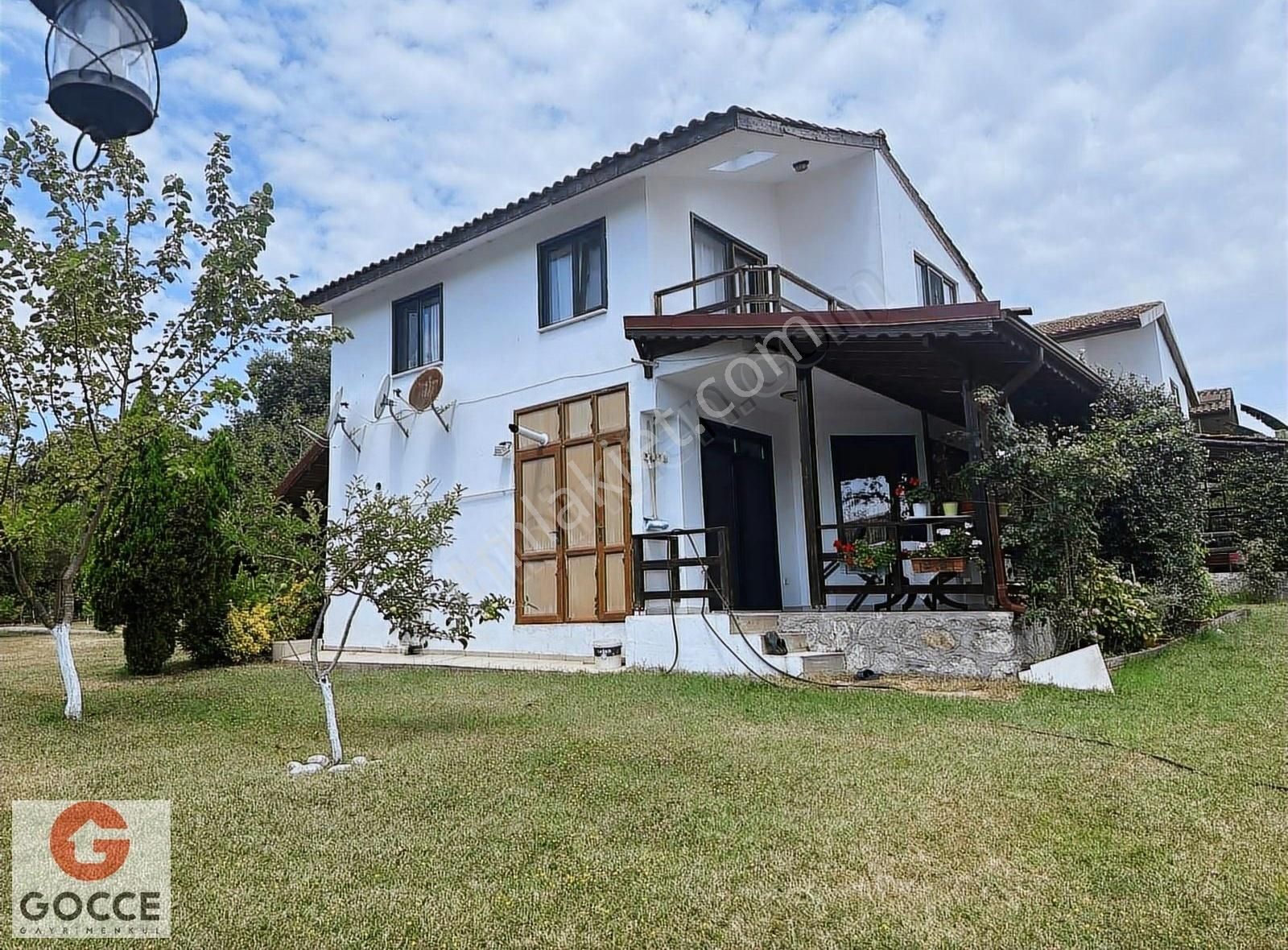 Kartepe Maşukiye Satılık Villa CENNETTEN BİR KÖŞE GÖL MANZARALI 3+1 EŞYALI SATILIK VİLLA