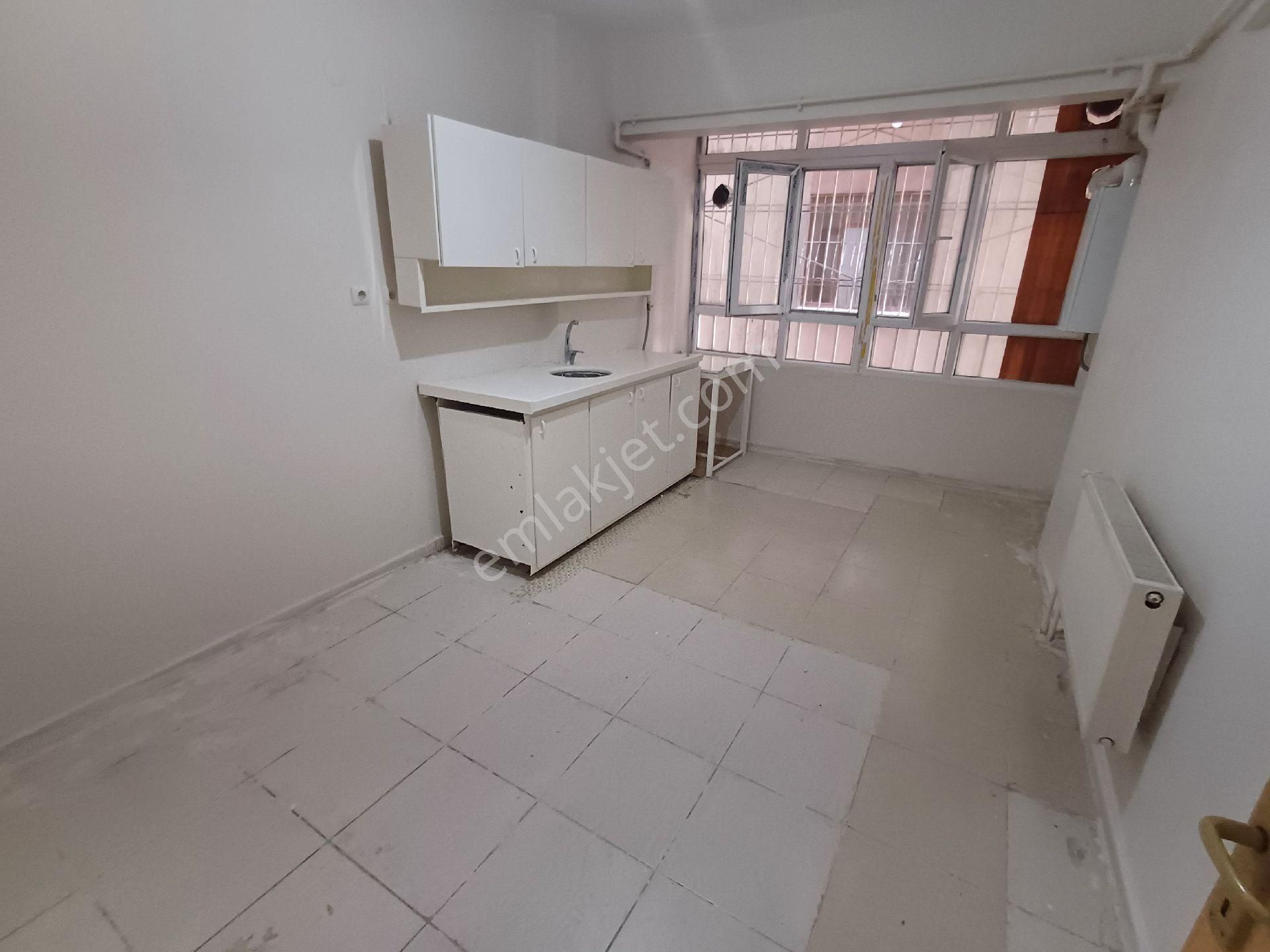Kiralık 1+1 Ninova Arkası Kupik Apt D.bakır