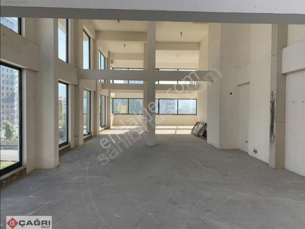 İlkadım Kazım Karabekir Kiralık Genel Derebahçede Kiralık 320 M2 Dükkan