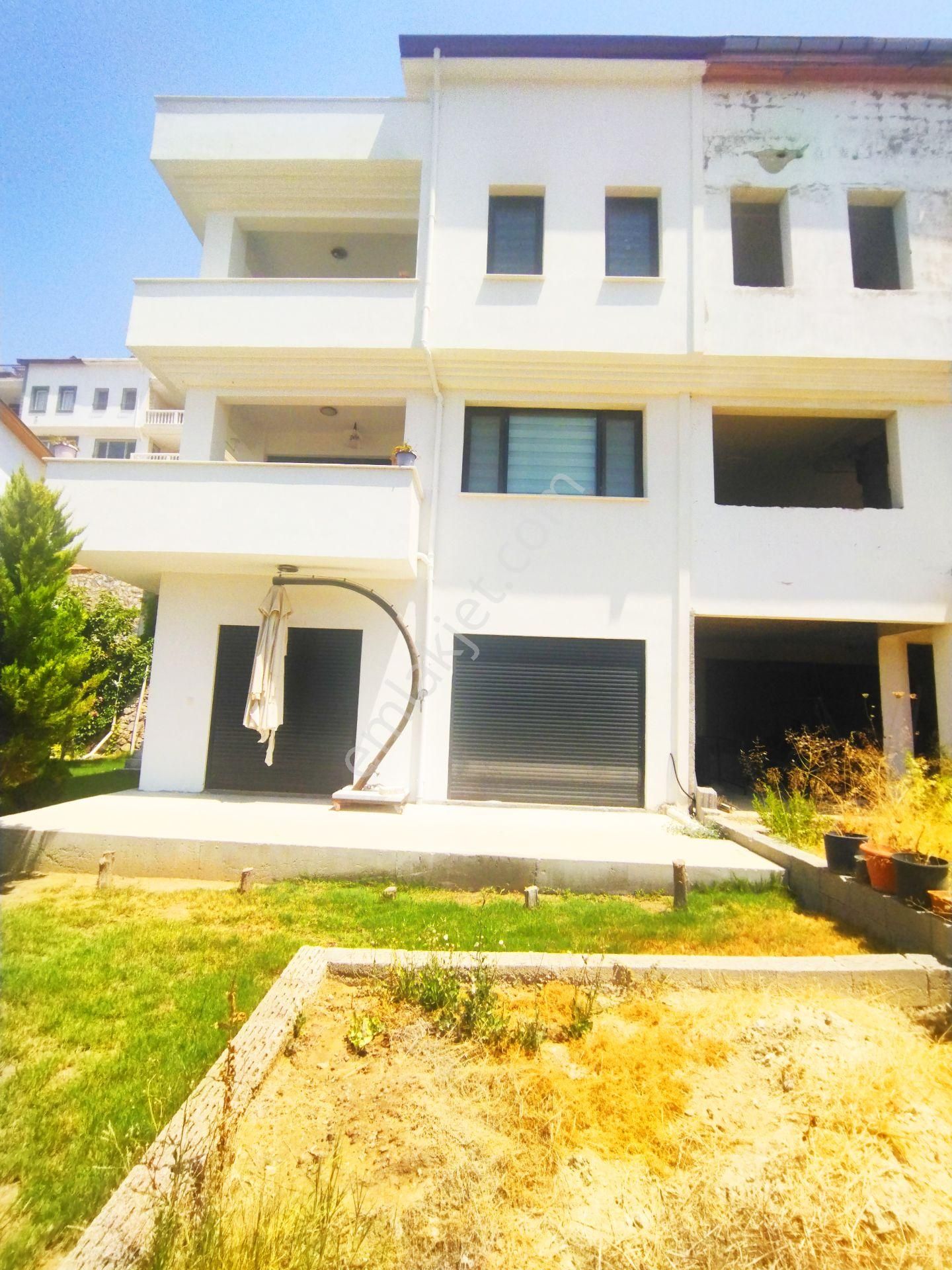 Kuşadası Bayraklıdede Satılık Villa KUŞADASI-KUŞTUR-6+2-ÇOK BÜYÜK VİLLA-EŞYALI SATILIK