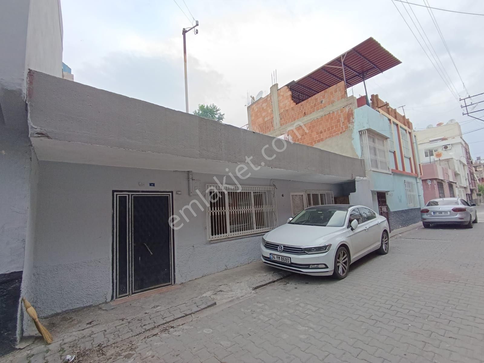 Seyhan Gülbahçesi Satılık Müstakil Ev SEYHAN GÜLBAHÇE MAH OBALAR CADDESİ CİVARI SATILIK MÜSTAKİL BAHÇELİ EV HASARSIZ