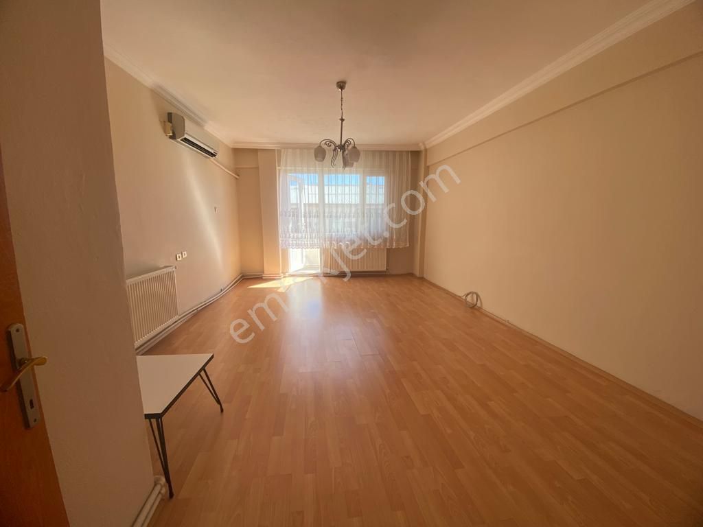 Orhangazi Arapzade Kiralık Daire  BURSA ORHANGAZİ ARAPZADE MAHALLESİ ÇARŞI MERKEZDE KİRALIK DAİRE