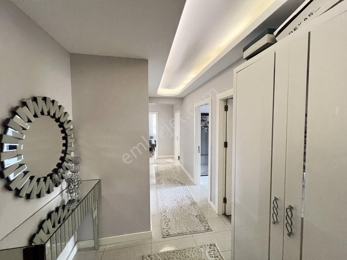 Konak Güneşli Satılık Daire REMAX TARGET'DAN YAĞHANALERDE CADDE ÜZERİ SATILIK 3+1 DAİRE