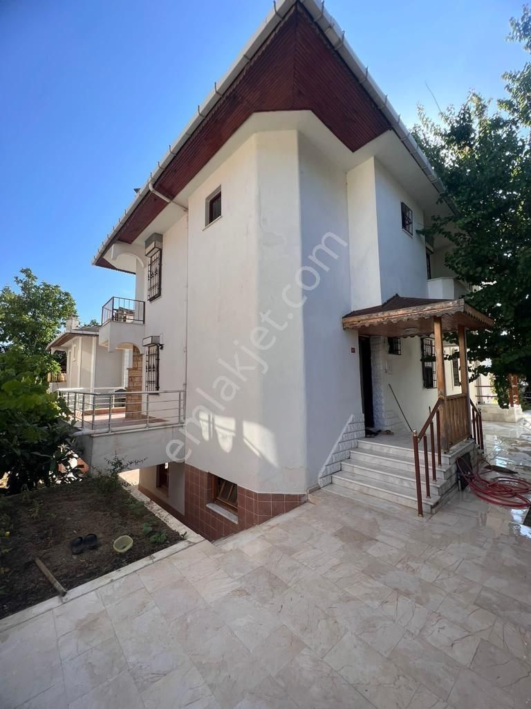 Silivri Kavaklı İstiklal Satılık Villa SATLIK VİLLA